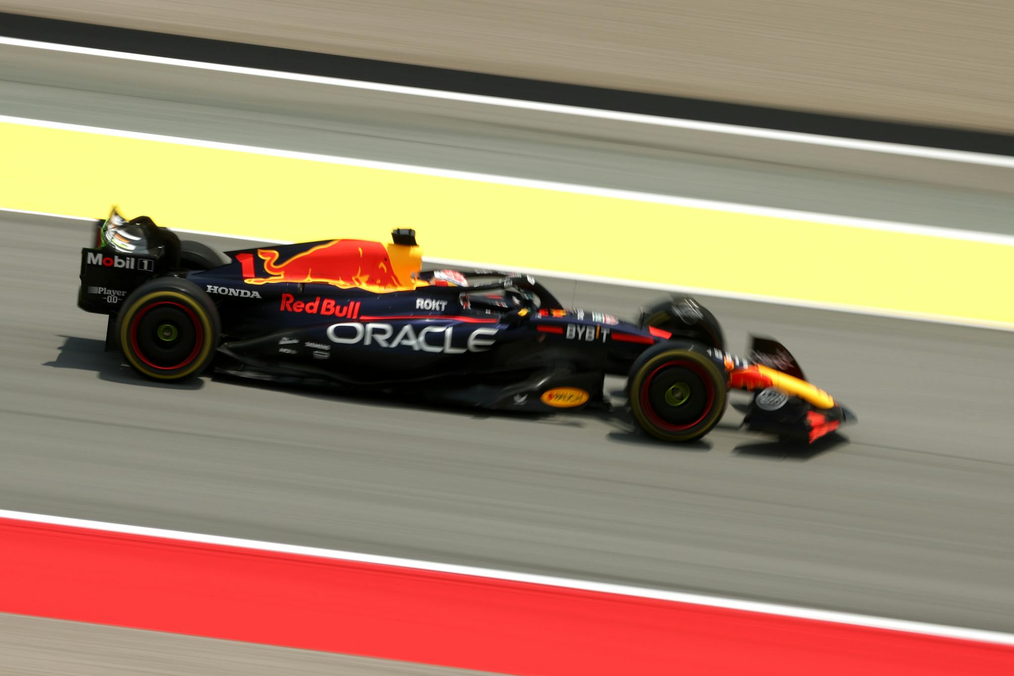 FP1: Verstappen najszybszy, dobijanie wróciło do F1