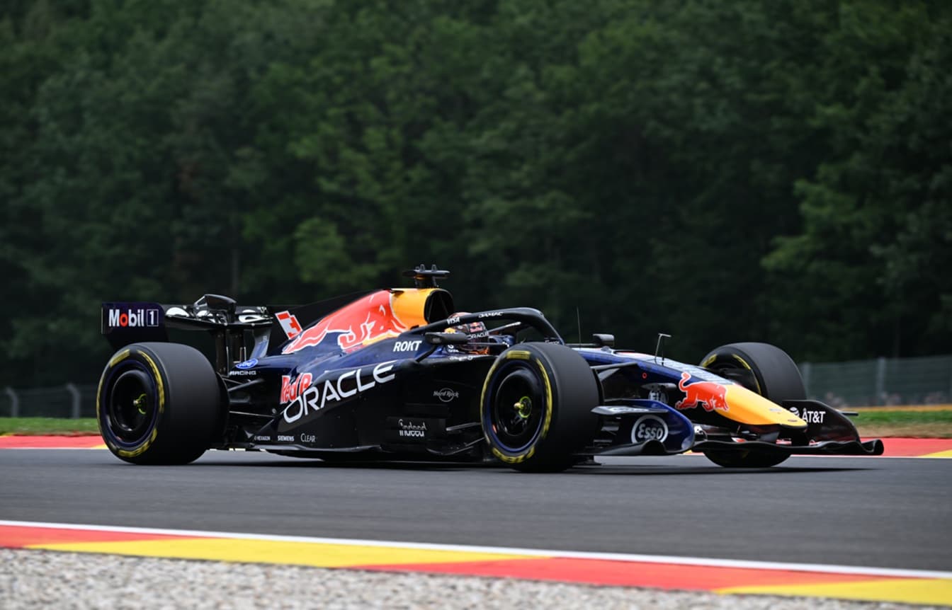 F1: Verstappen najszybszy na otwarcie GP Belgii, usterka Piastriego