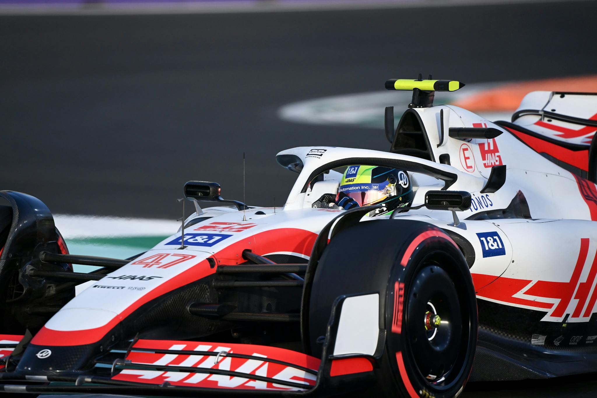 Mick Schumacher opuści GP Arabii Saudyjskiej