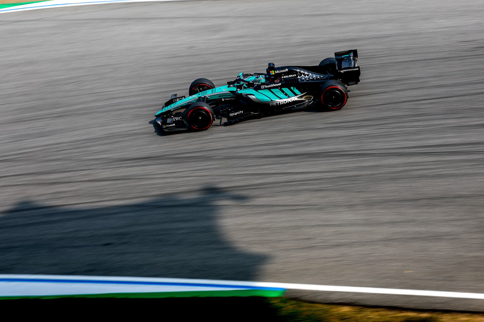 Russell będzie miał aż dwie kary. Ważny test Mercedesa w Singapurze | F1