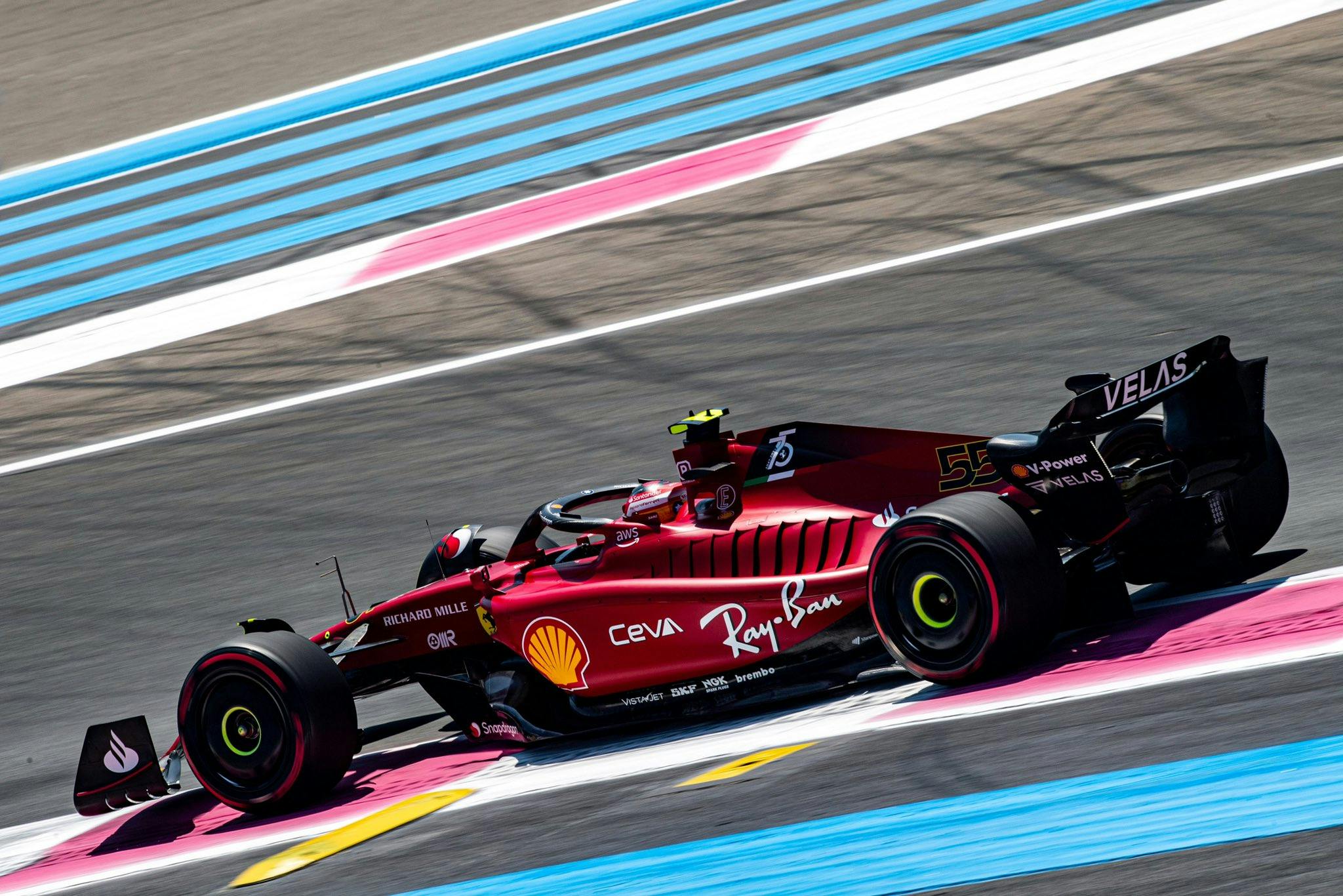 FP2: Duet Ferrari z dużą przewagą nad Verstappenem