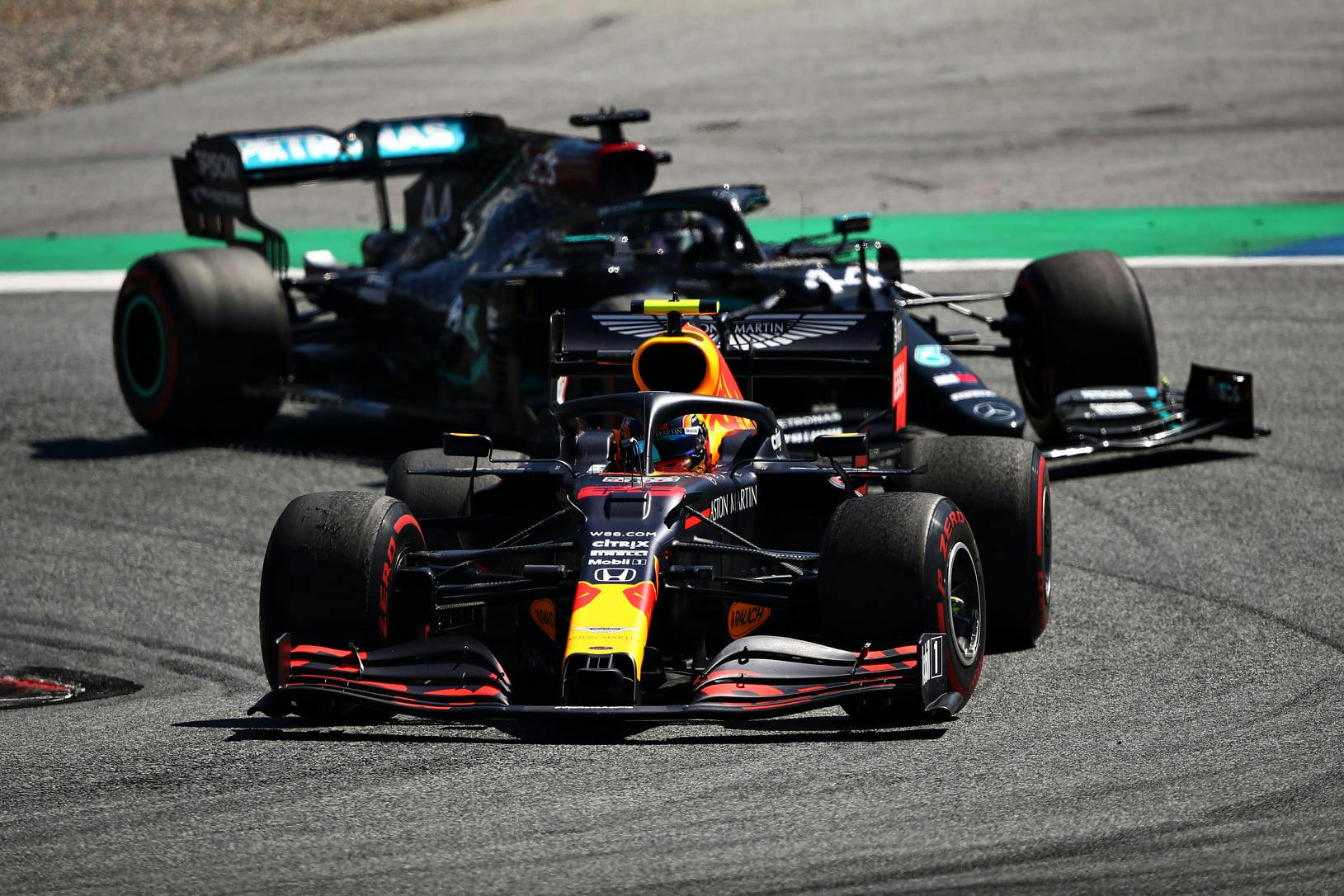 3x3: Kontrowersyjna kara, silniki Ferrari, trudne położenie Red Bulla