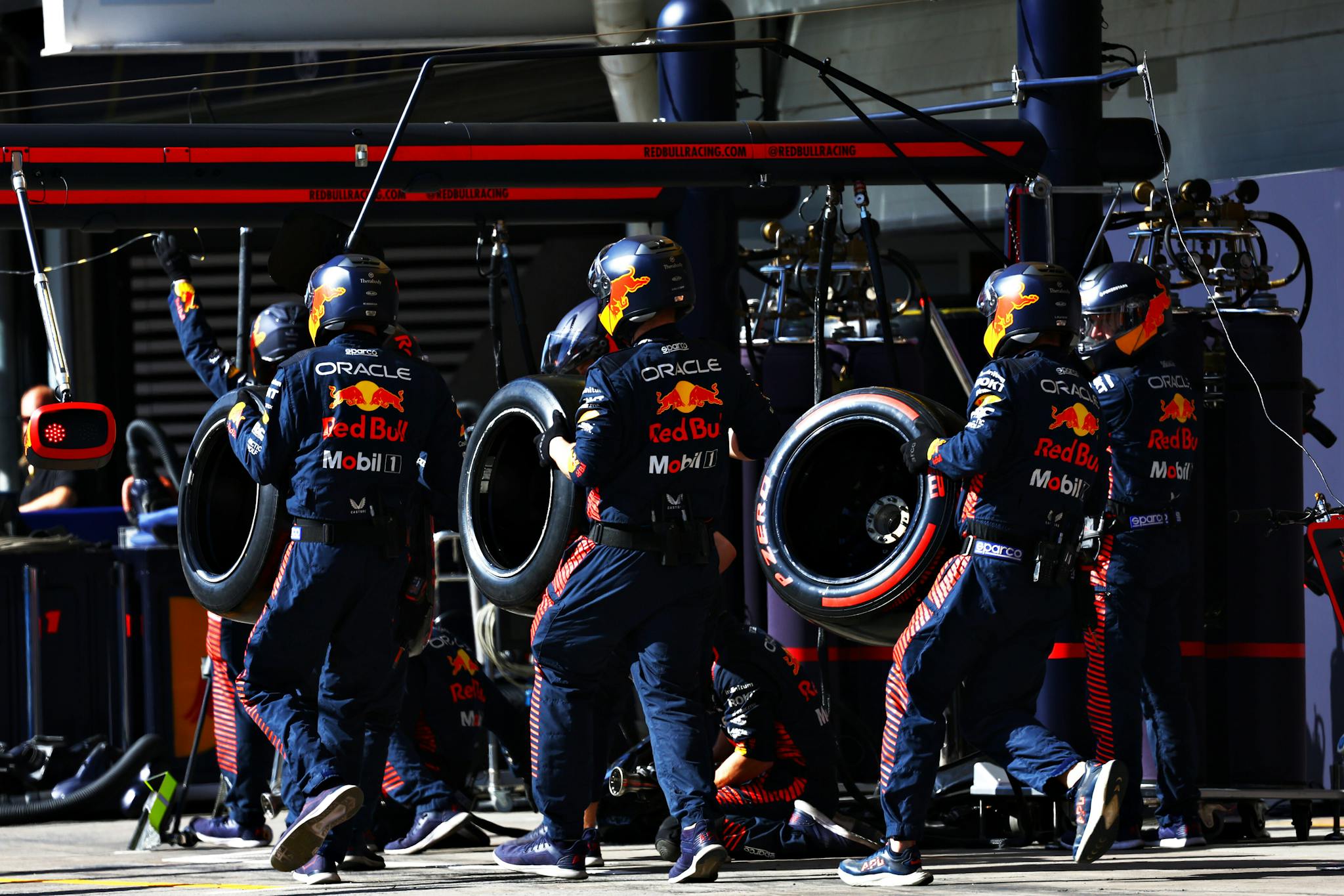 Pirelli wybrało opony na kolejne wyścigi sezonu F1 2024