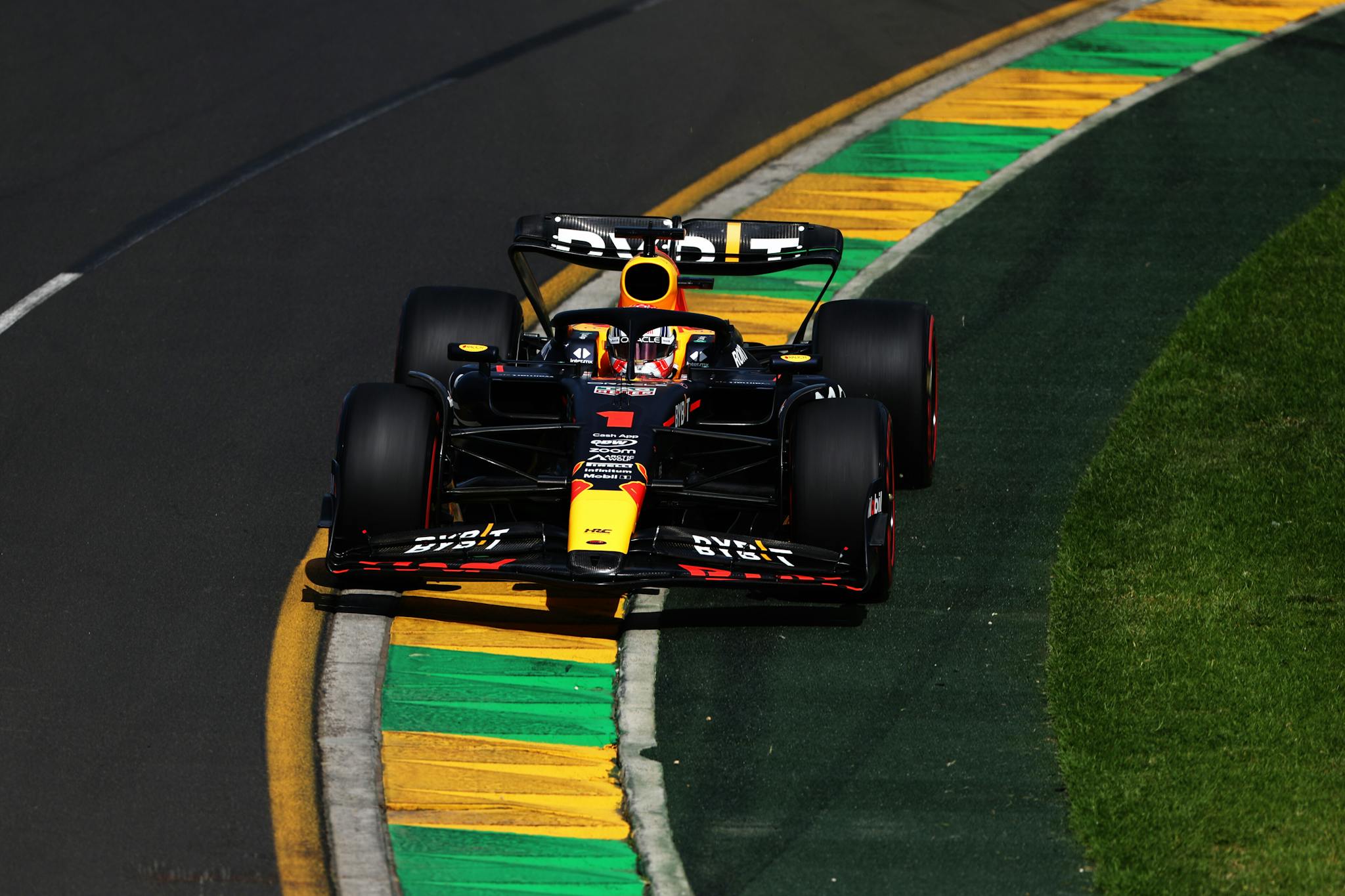FP1: Verstappen z przewagą i problemami, usterka systemu FIA