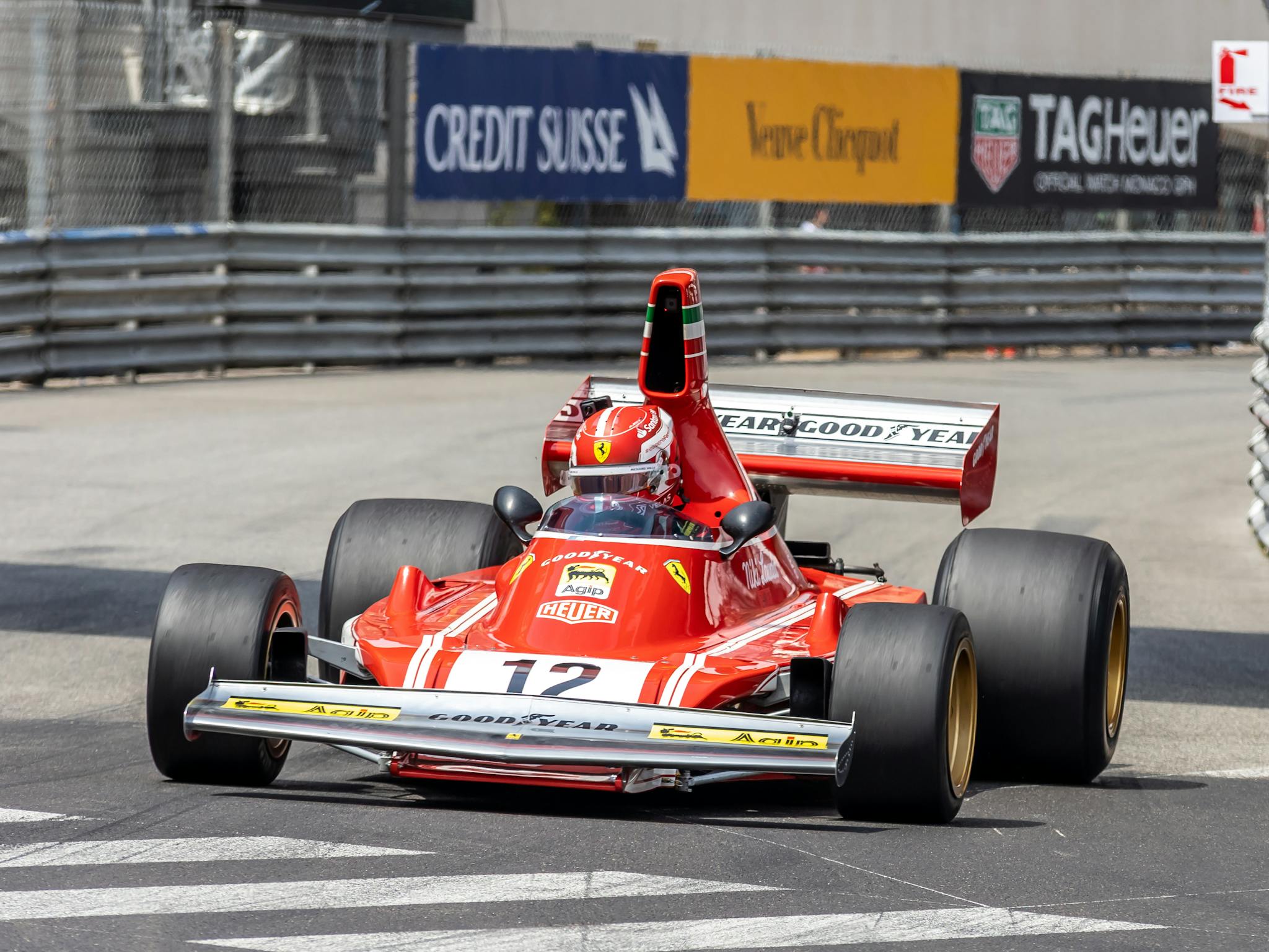 Leclerc rozbił klasyczne Ferrari w Monako
