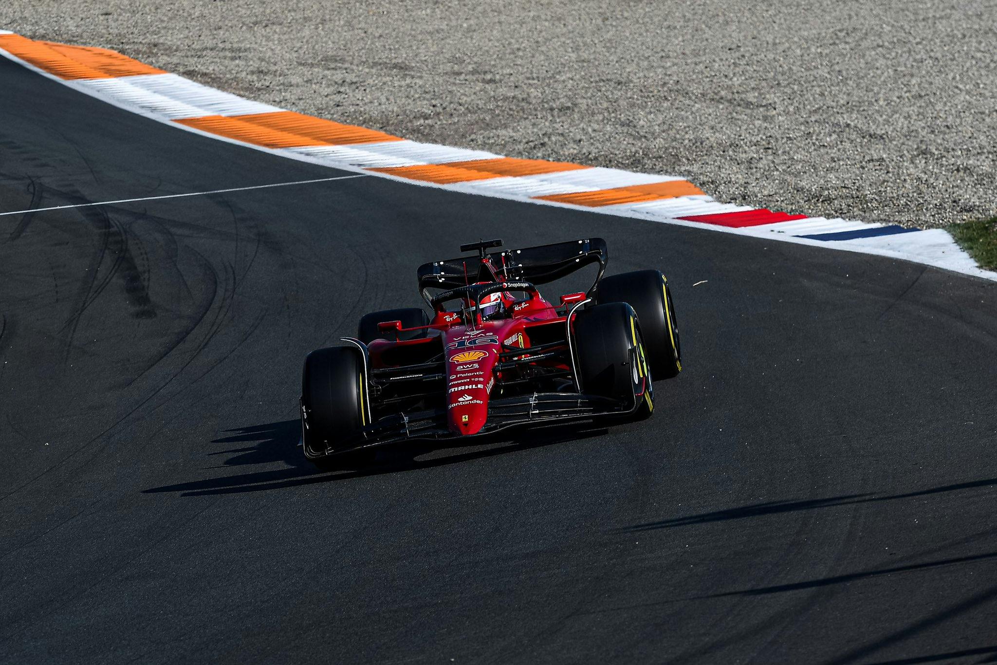 FP2: Ferrari dyktuje tempo, Tsunoda z przygodą