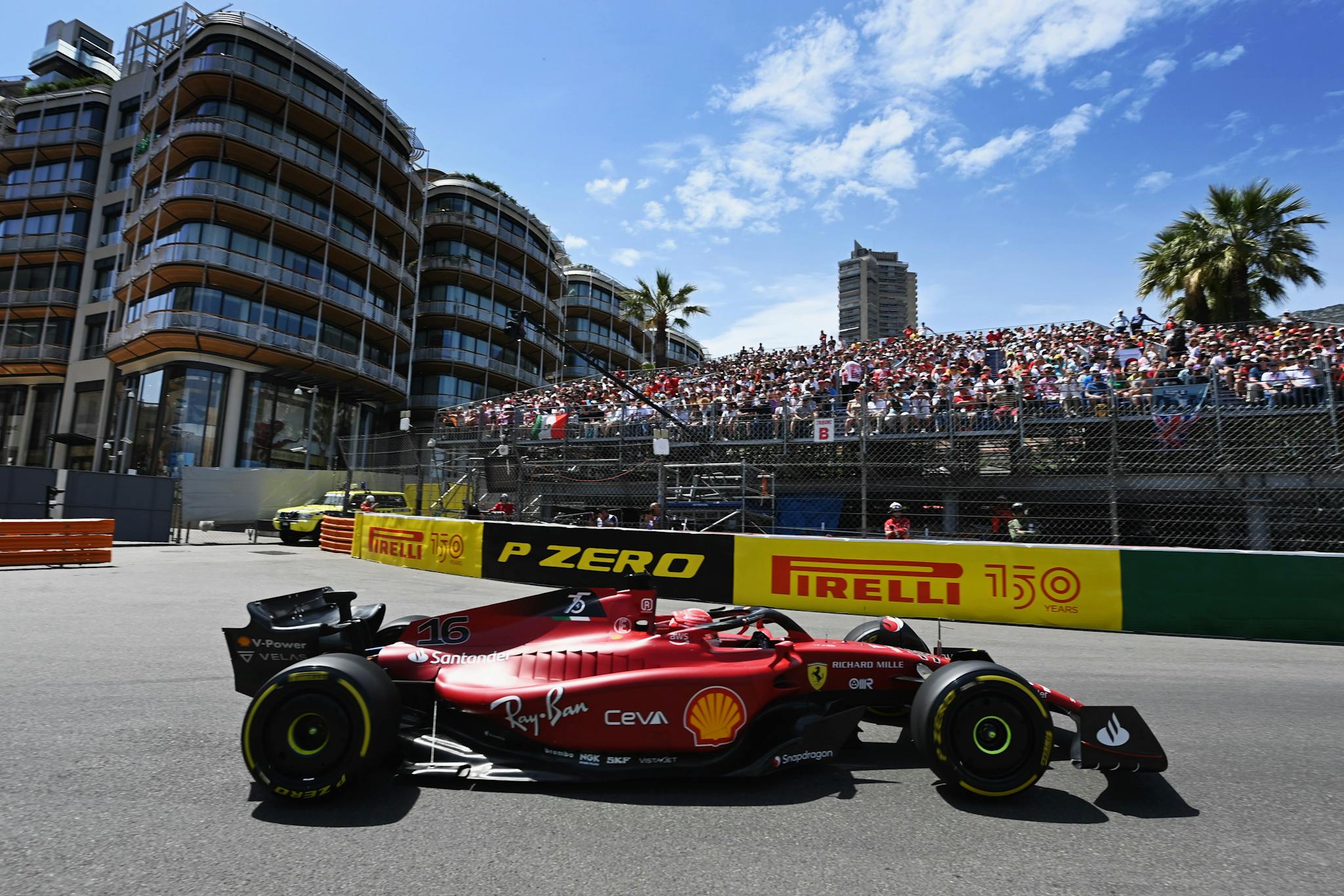 FP2: Ricciardo w ścianie, Ferrari poza zasięgiem