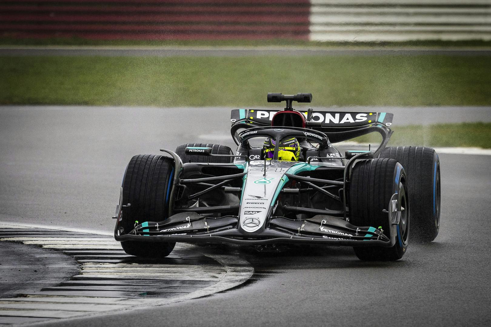 Pierwsze zdjęcia nowego bolidu F1 Mercedesa na torze