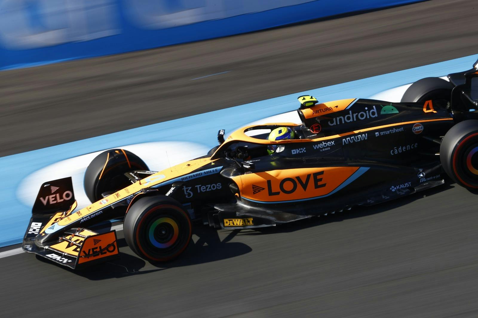 McLaren ukarany za niebezpieczne wypuszczenie Norrisa