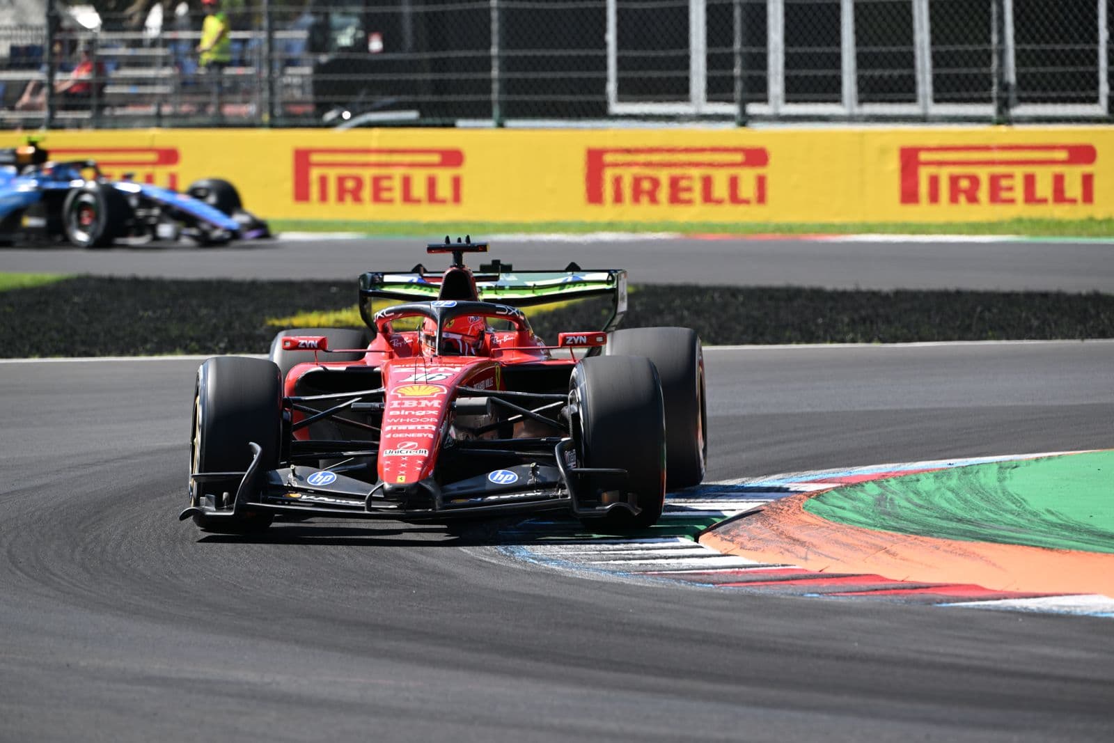 F1: Dwa Ferrari najszybsze na otwarcie GP Włoch. Awaria Herty