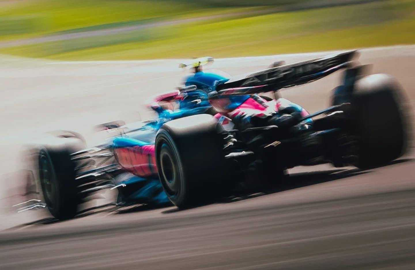 Kolejny bolid F1 2026 wyjechał na tor. Pierwszy raz nowej jednostki Mercedesa