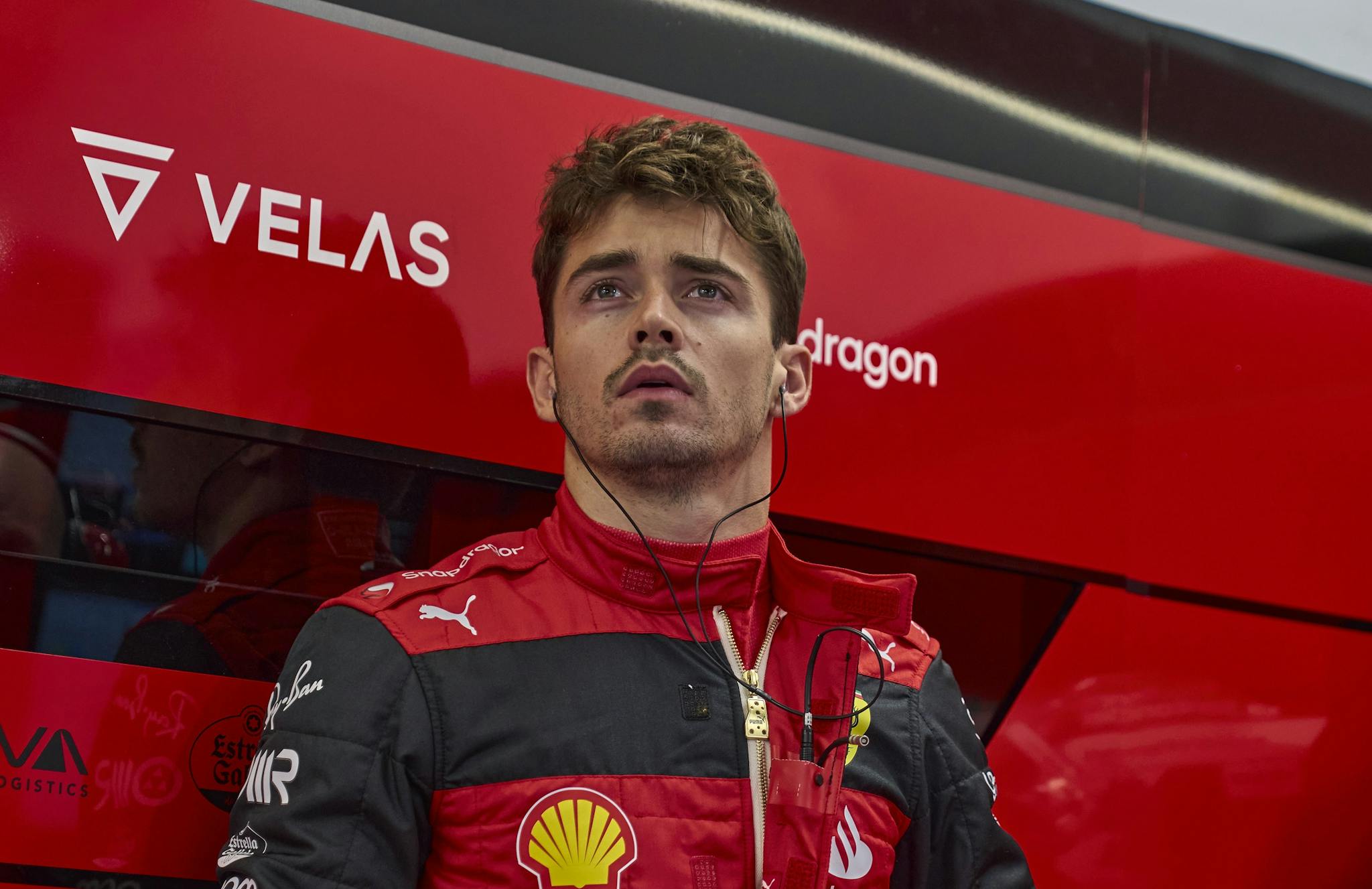 Leclerc nie chce myśleć o tytule, dopóki Ferrari będzie się tak myliło