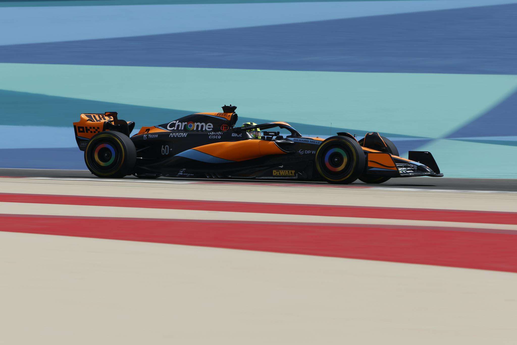 McLaren pokazał pierwsze zdjęcia bolidu na sezon 2023 na torze