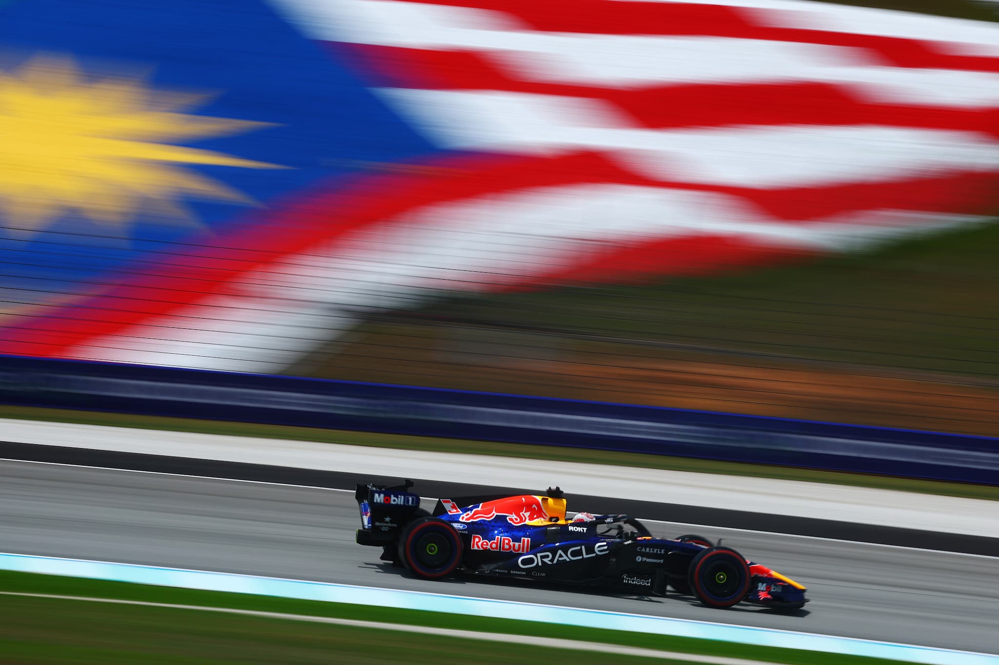 Verstappen najszybszy na otwarcie weekendu F1 w Malezji