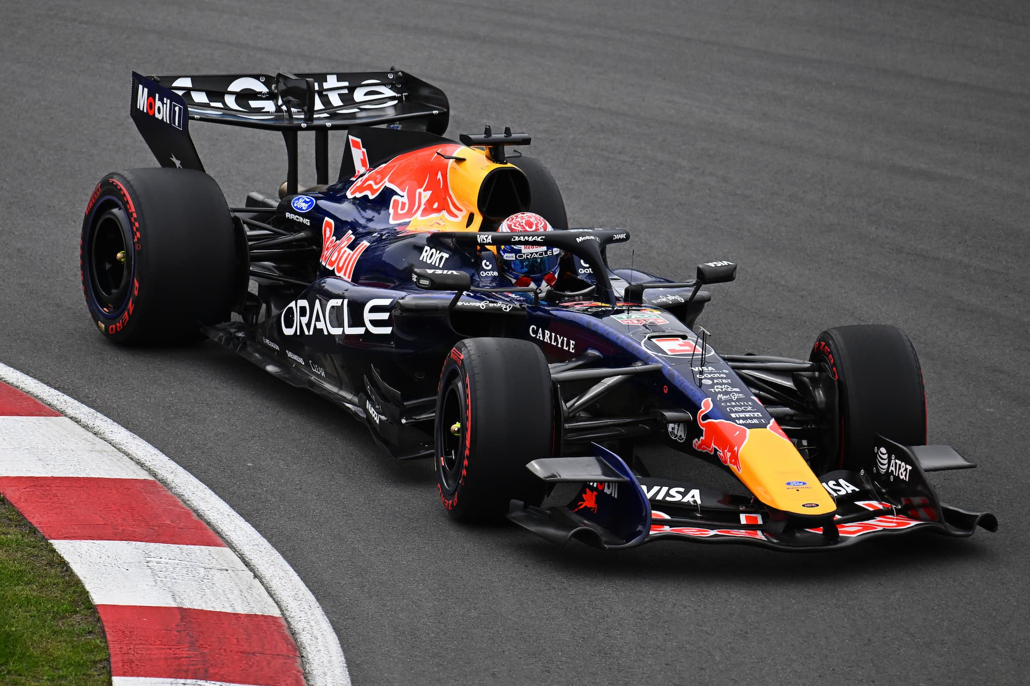 Verstappen walczy o zmiany silnikowe i znów grozi odejściem z F1