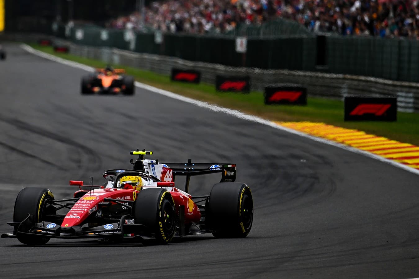 Ostatni wyścig F1 przed wakacjami! Rozkład jazdy GP Węgier 2026 (transmisja i godziny, Polacy w F2 i F3)