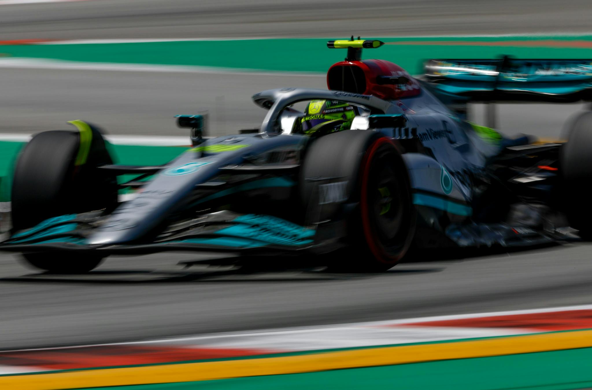 Wolff podał przyczynę problemów Mercedesa z końcówki GP Hiszpanii