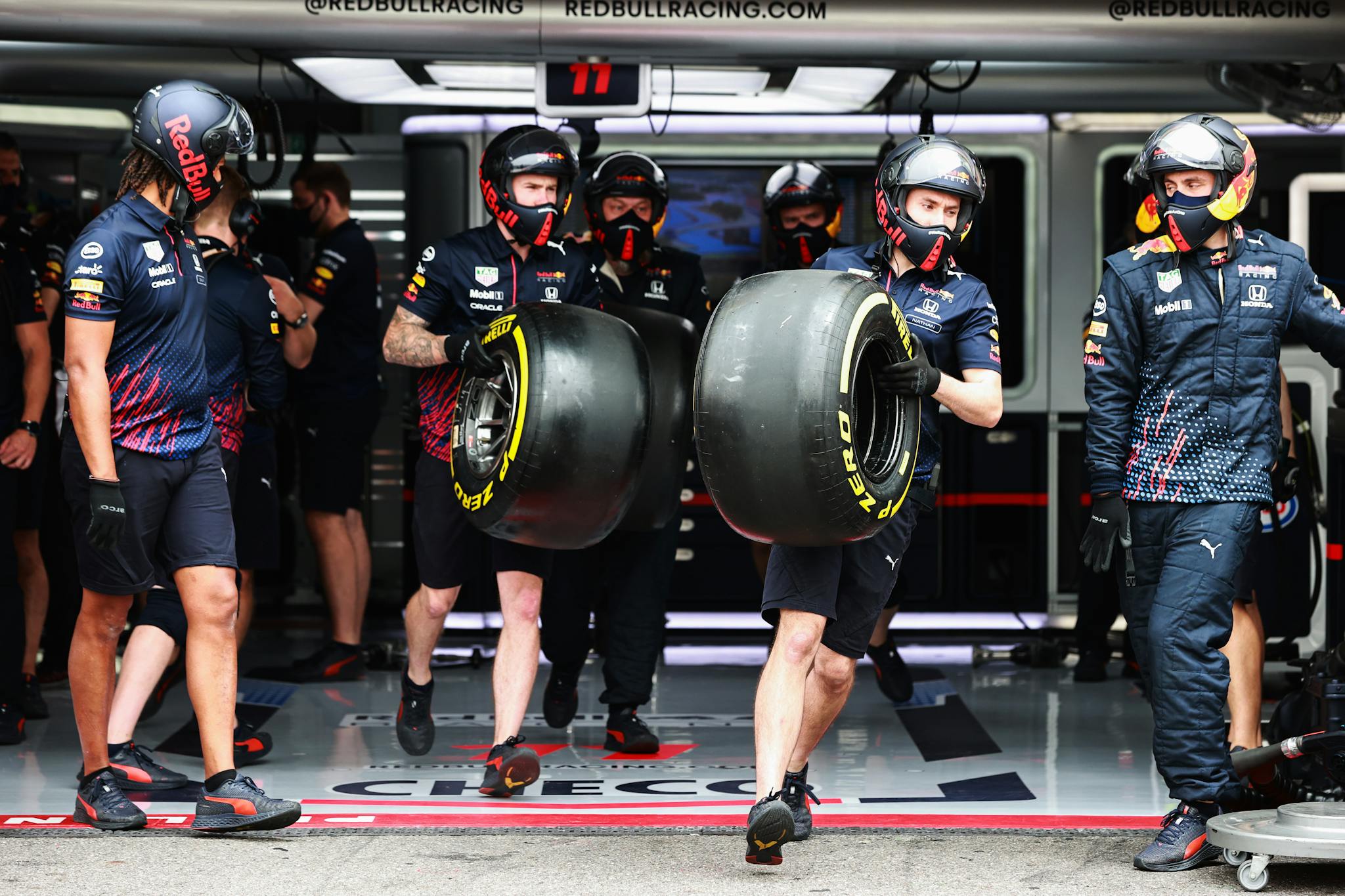 Pirelli rozpoczyna testy opon, Kubica poprowadzi bolid Alfy