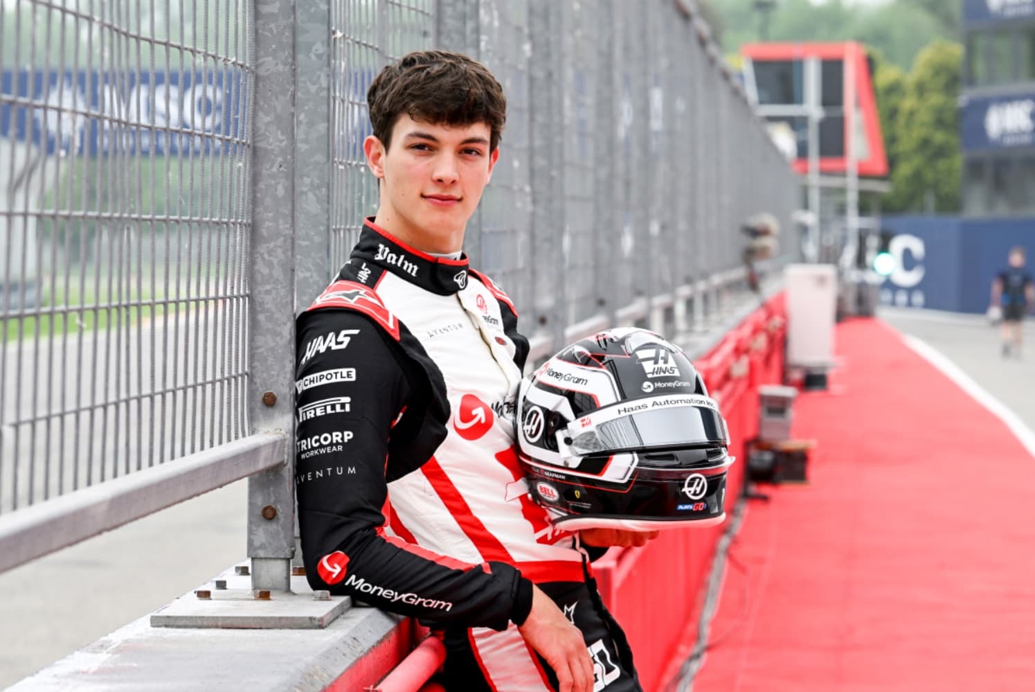 Oficjalnie: Oliver Bearman kierowcą Haasa na sezon F1 2025