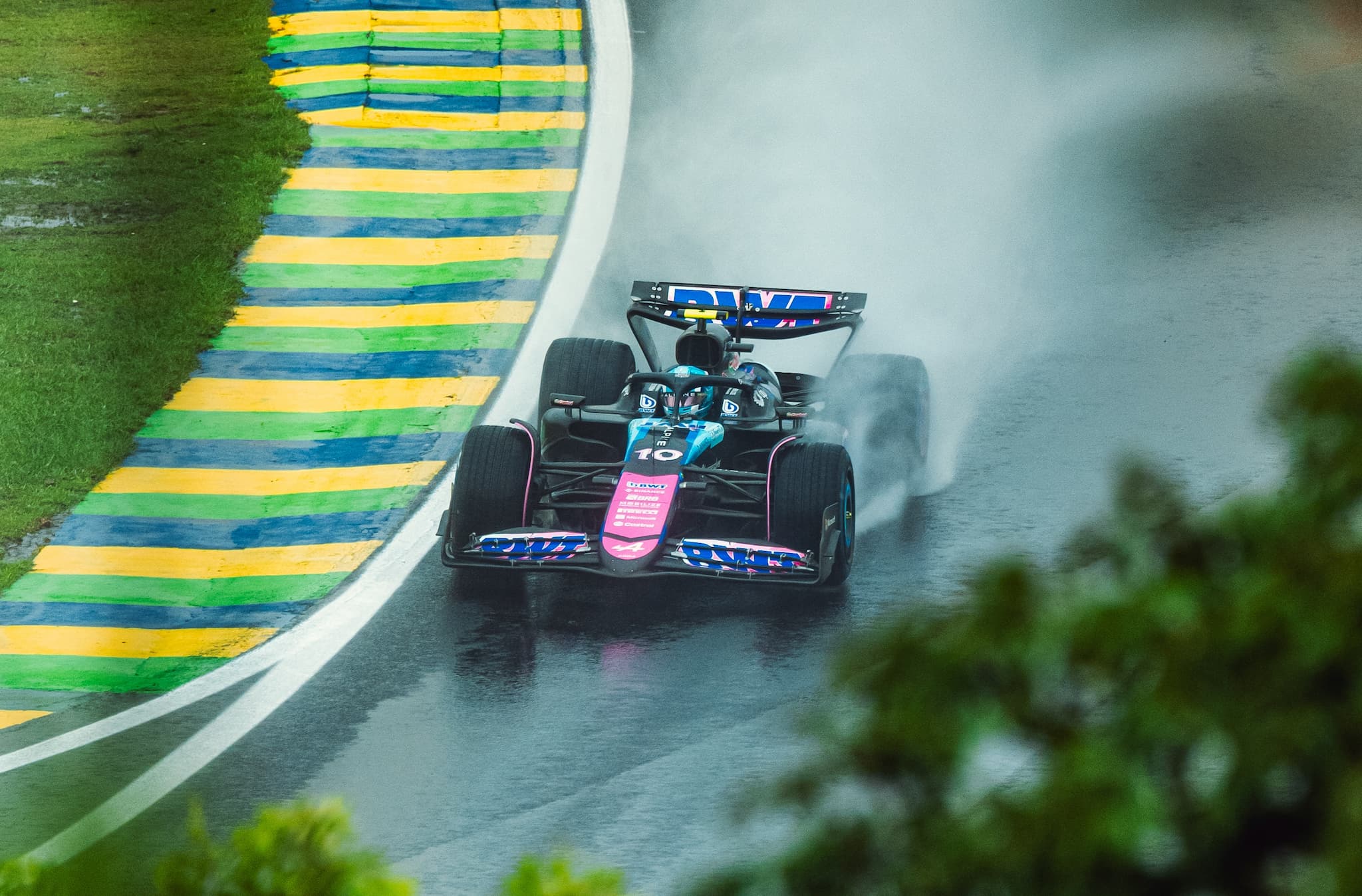 Alpine przejdzie na silniki Mercedesa od sezonu F1 2026