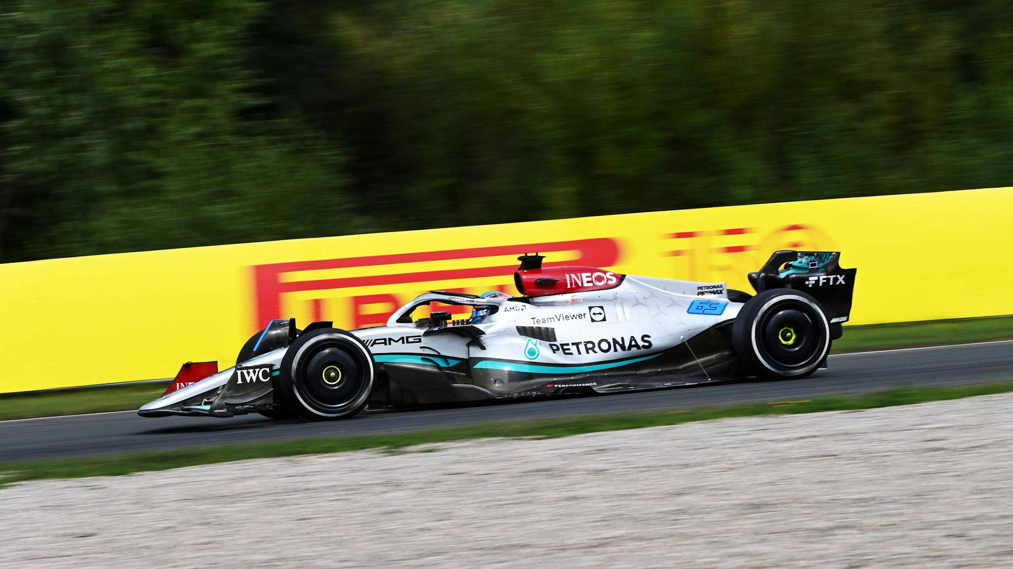 FP1: Dwa Mercedesy na czele, usterka Verstappena