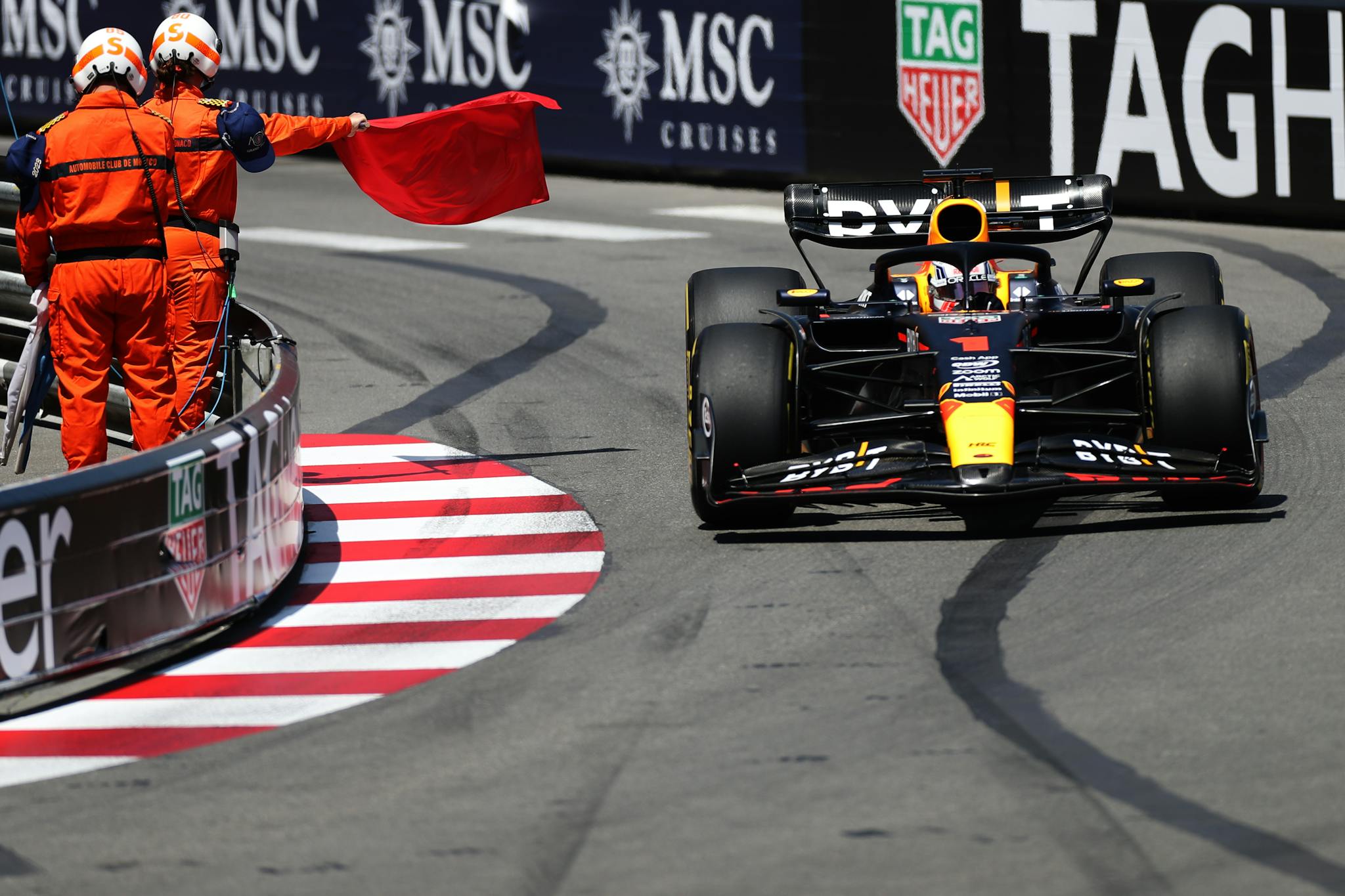 FP2: Verstappen na czele, Sainz skończył w barierze