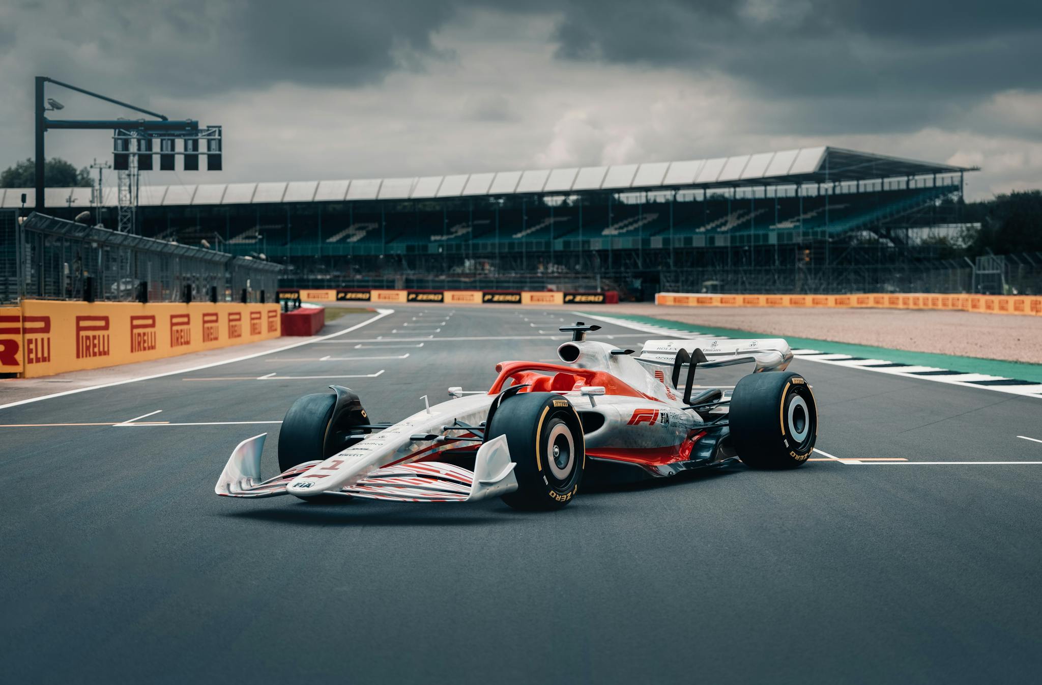 F1 pokazała fizyczną wersję bolidu na 2022 rok     