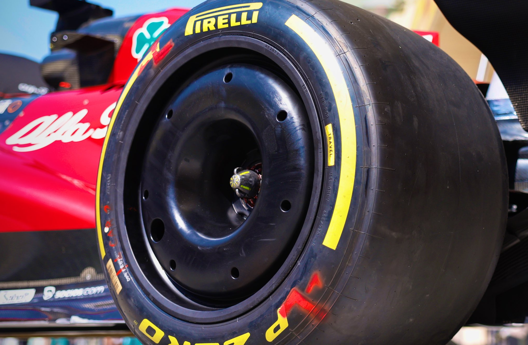 Pirelli podało mieszanki na wyścigi w Baku, Miami i Imoli
