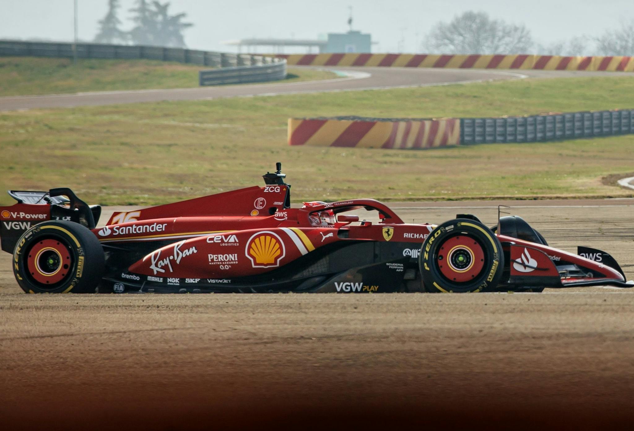 Ferrari pokazało pierwsze zdjęcia SF-24 na torze. Leclerc myśli o zwycięstwach