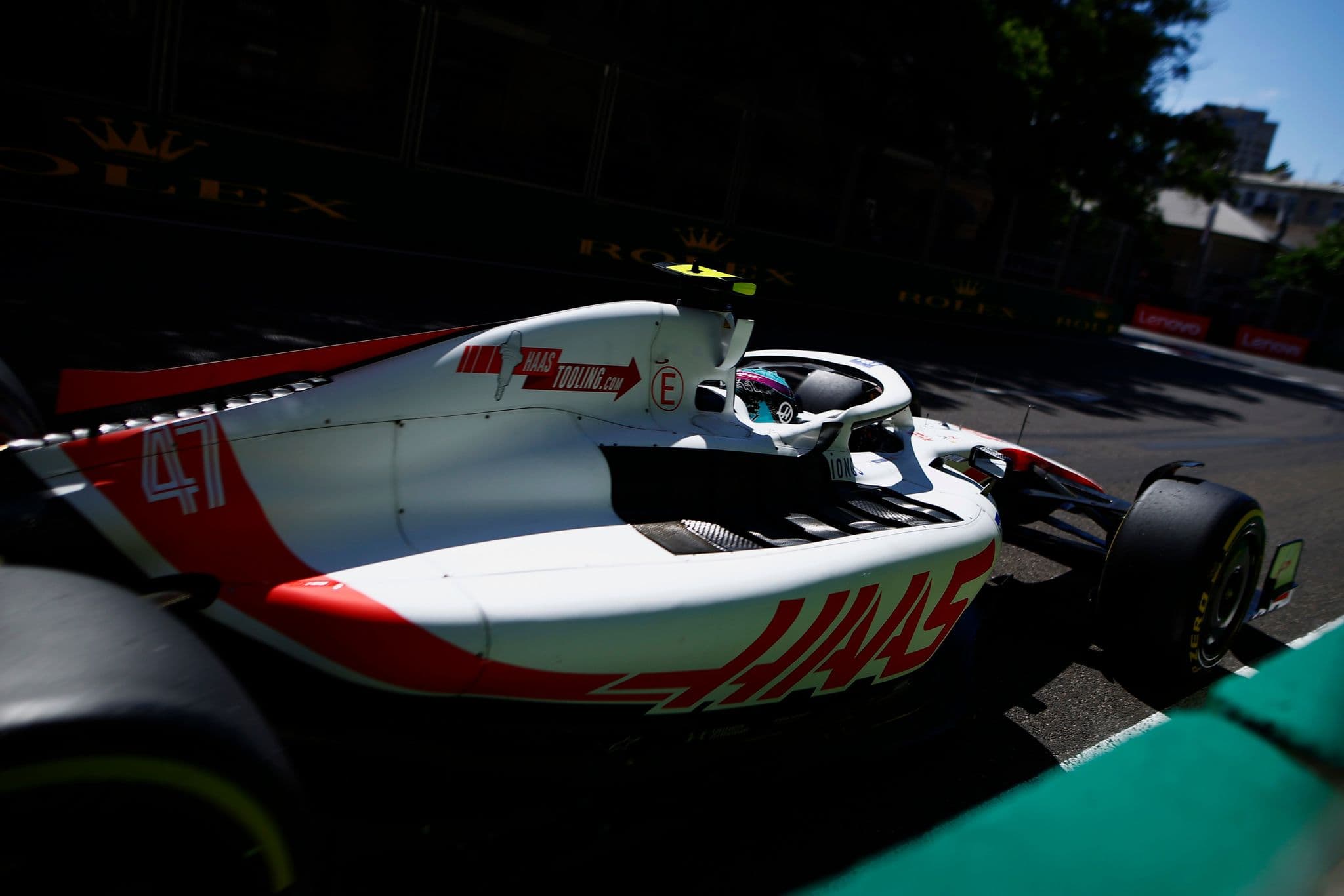 Haas zmienia plan rozwojowy z powodu wydajności fabryki