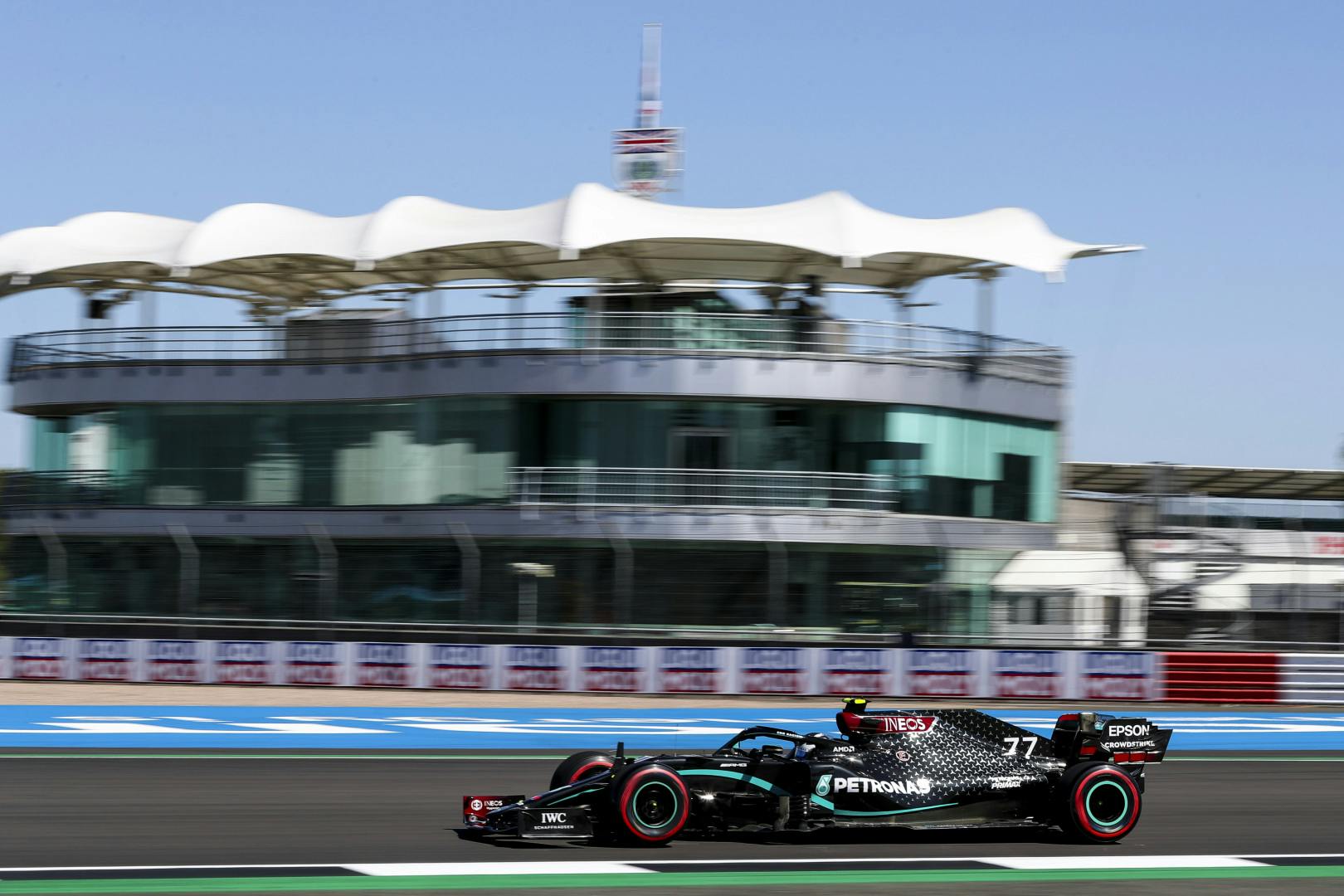 FP1: Mercedes nadal z przewagą, opony nadal problematyczne