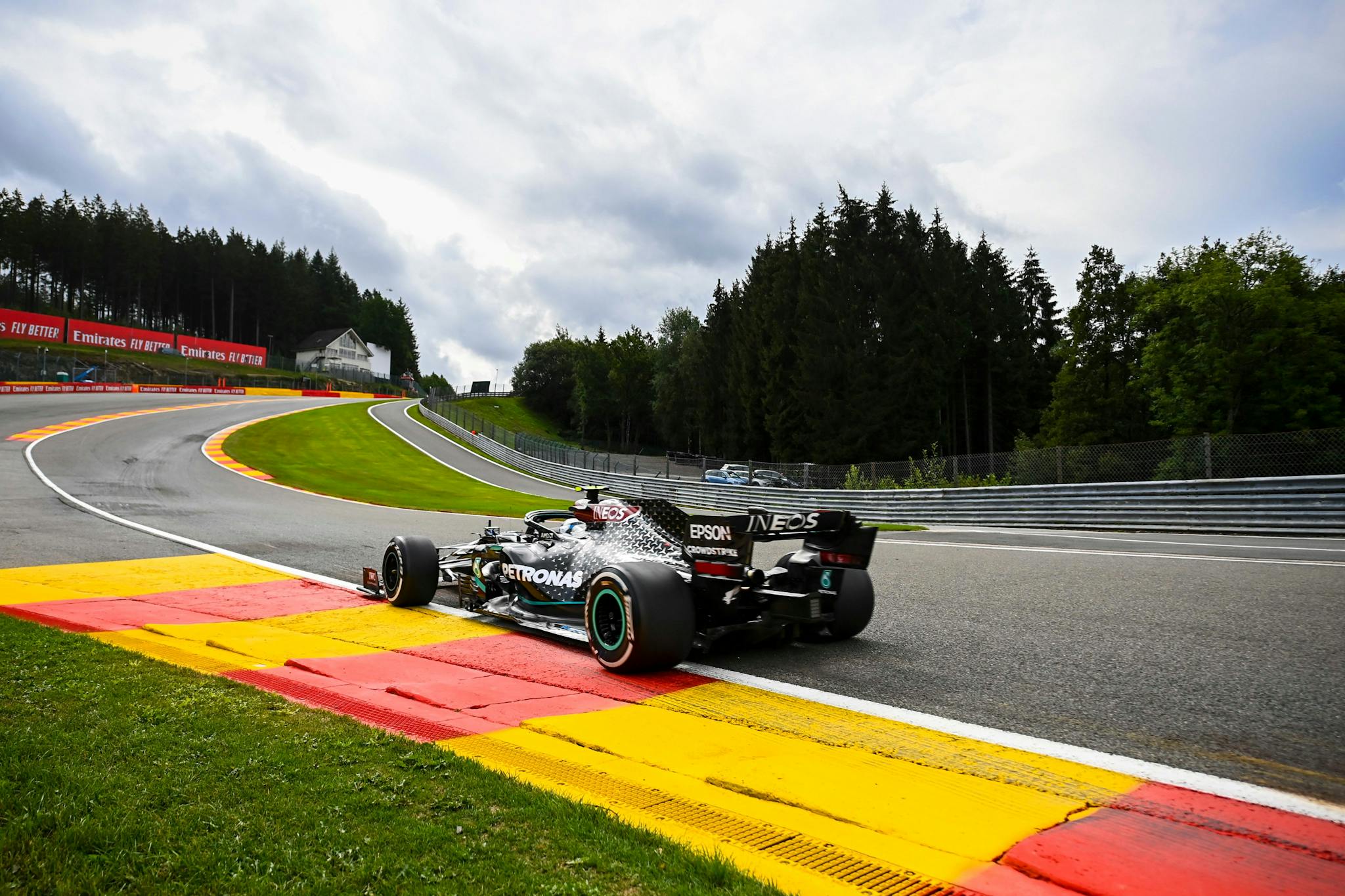 FP1: Mercedesy na czele. Racing Point pokazał moc na Spa