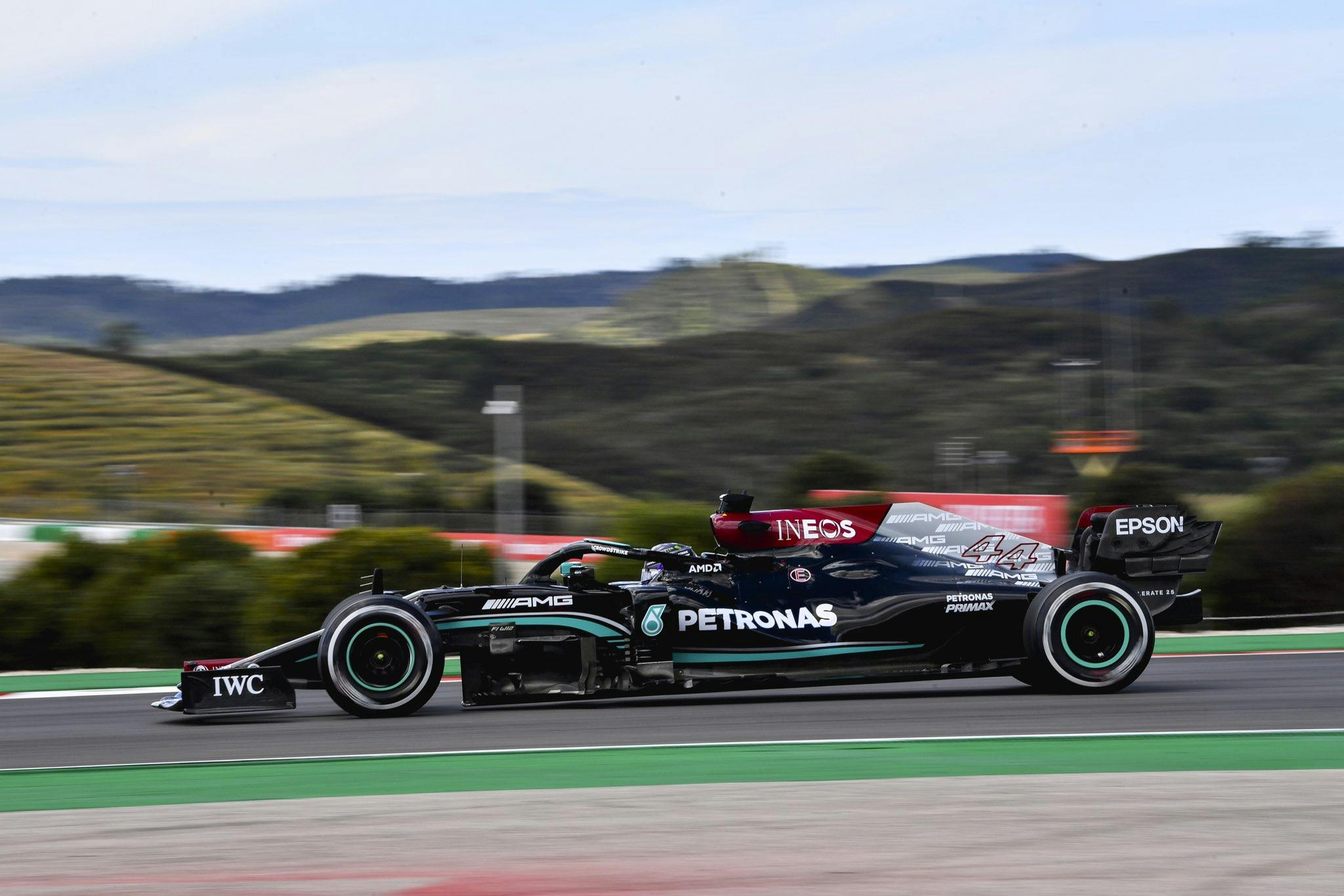 FP2: Hamilton na czele, niezłe wyniki Ferrari i Alpine
