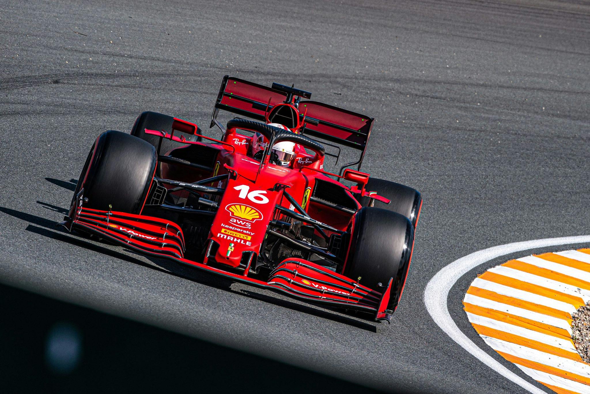 FP2: Awaria Hamiltona, Ferrari najszybsze na Zandvoort