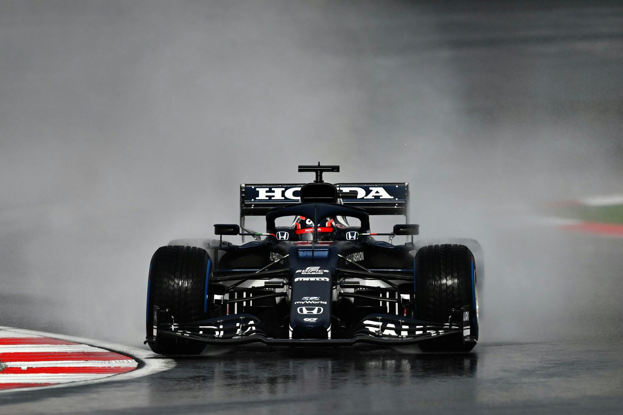 FP3: Gasly najszybszy, słabe Mercedesy