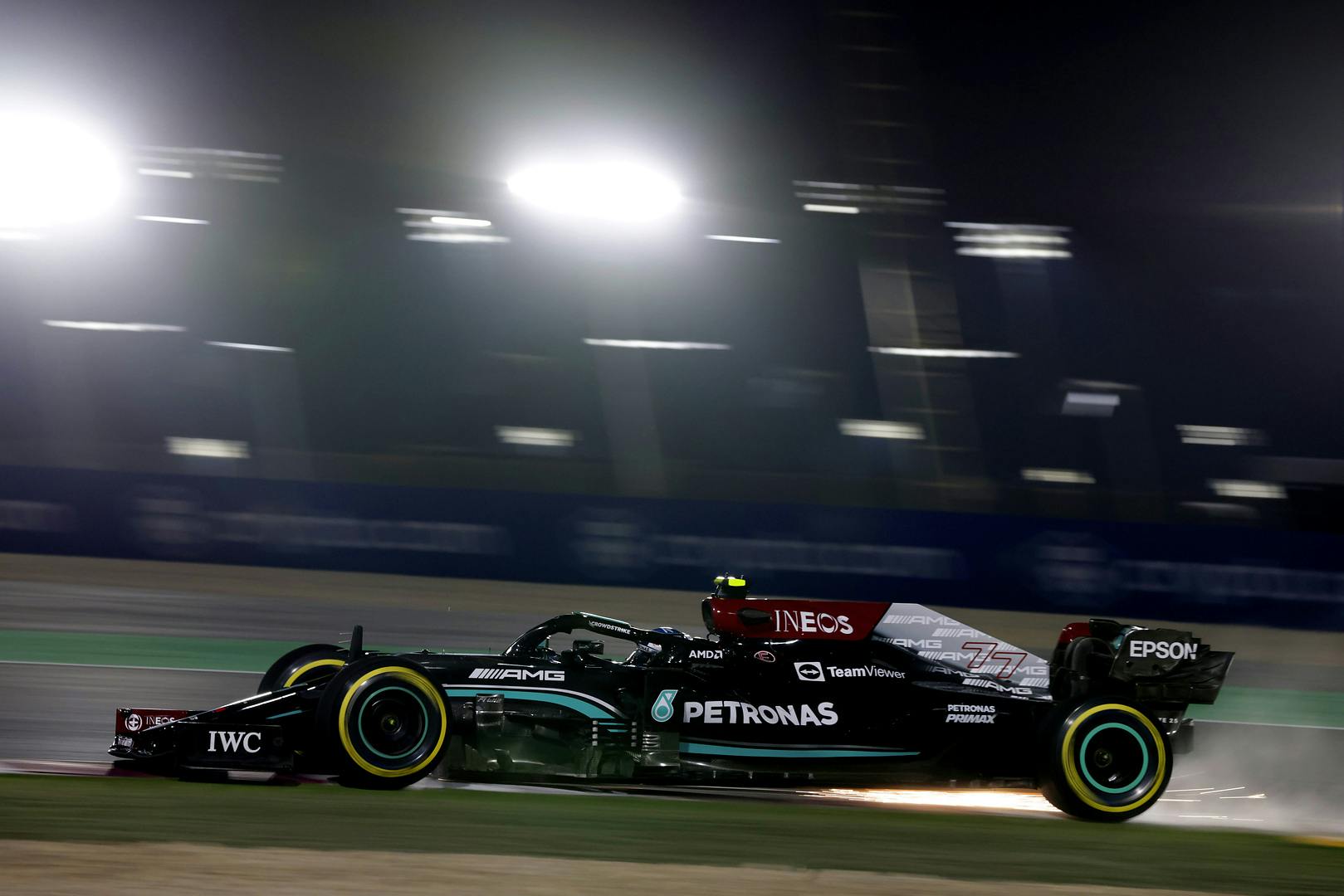 FP3: Pech Mazepina, Mercedes wyraźnie szybszy od Red Bulla