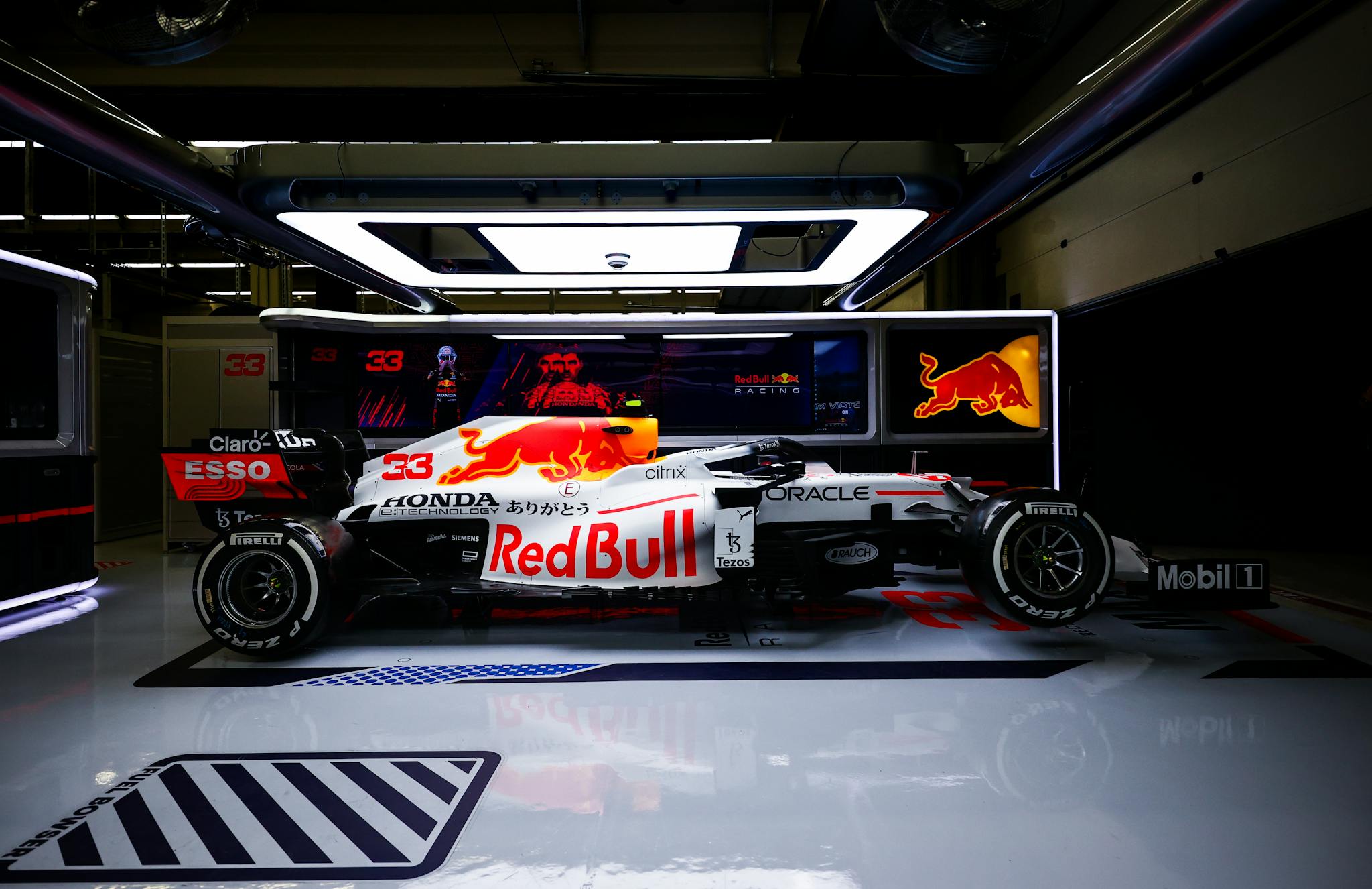 Red Bull pokazał auto w japońskich barwach