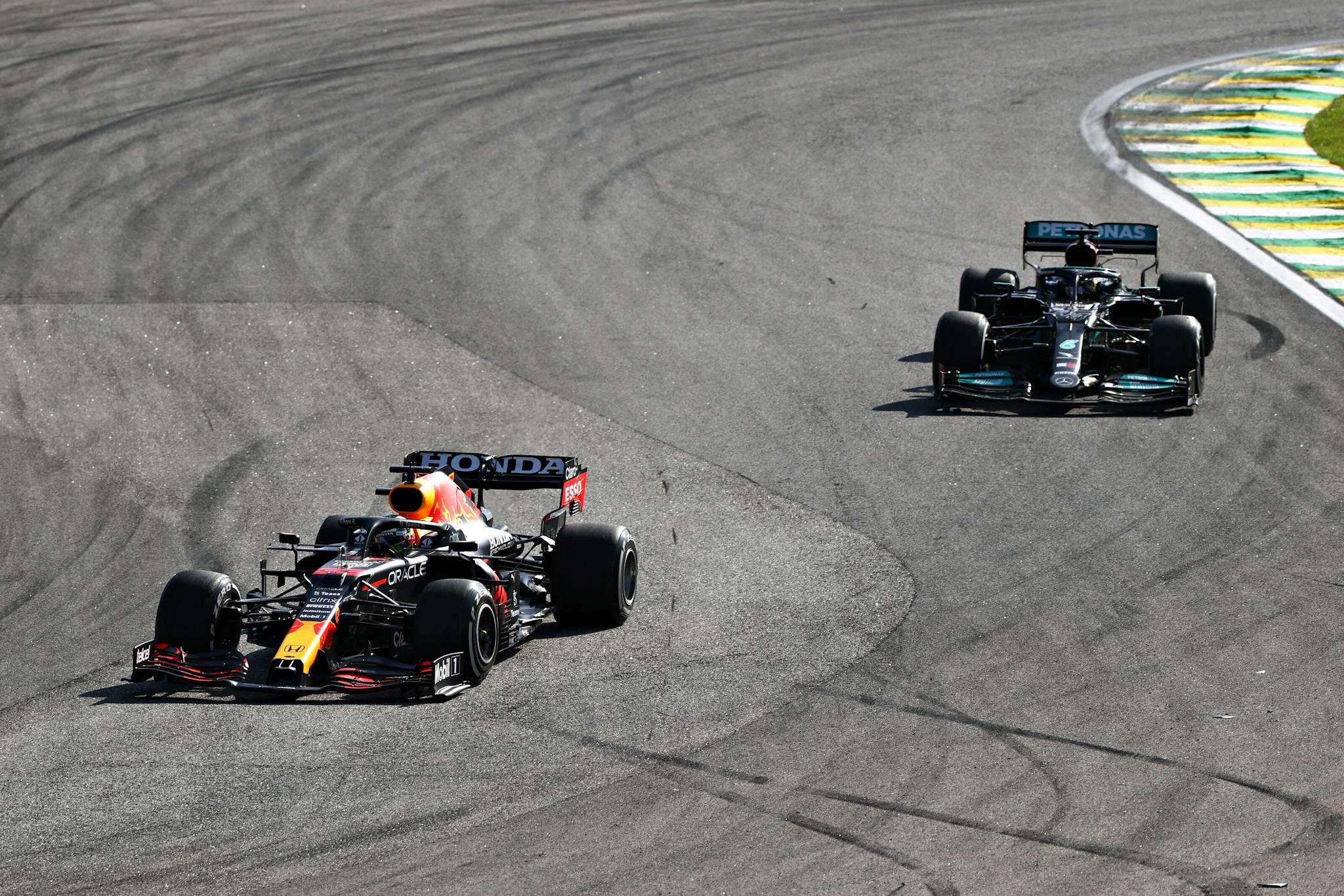 Hamilton i Verstappen ocenili swój ostry pojedynek z Brazylii 
