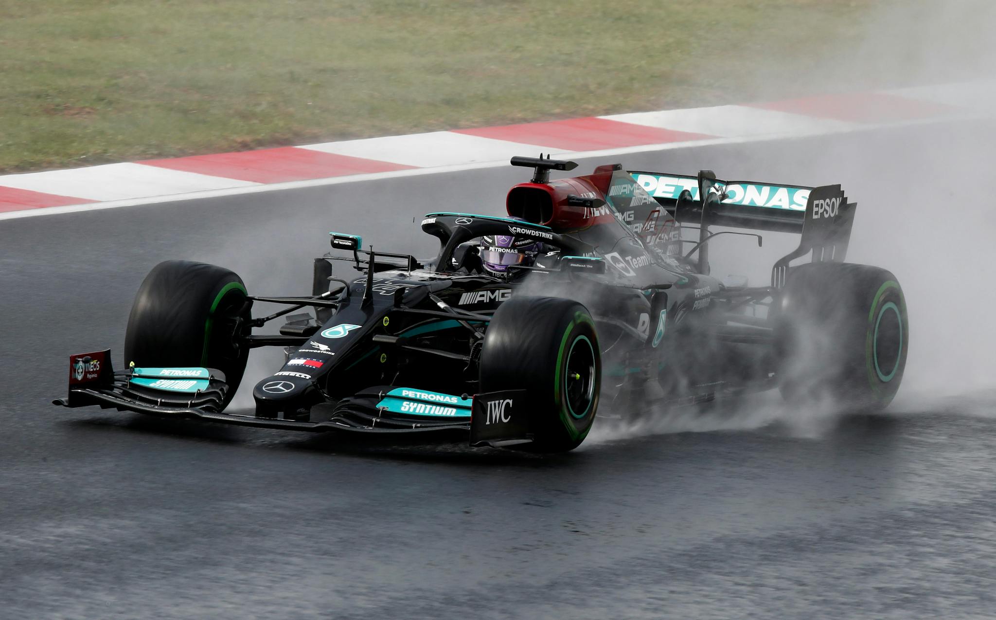 Pirelli wydało opinię ws. potencjalnego braku pit stopu Hamiltona