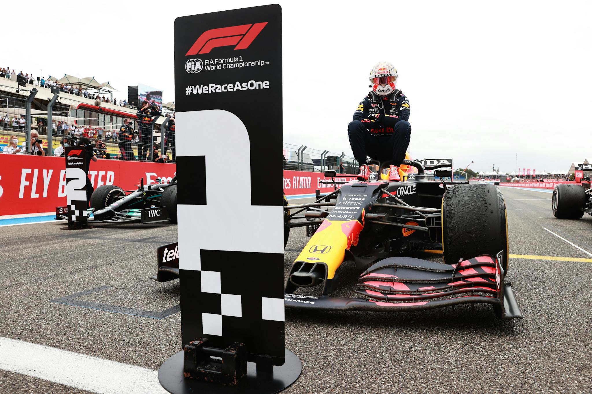 Jak Perez i Mercedes wygrali Red Bullowi GP Francji?