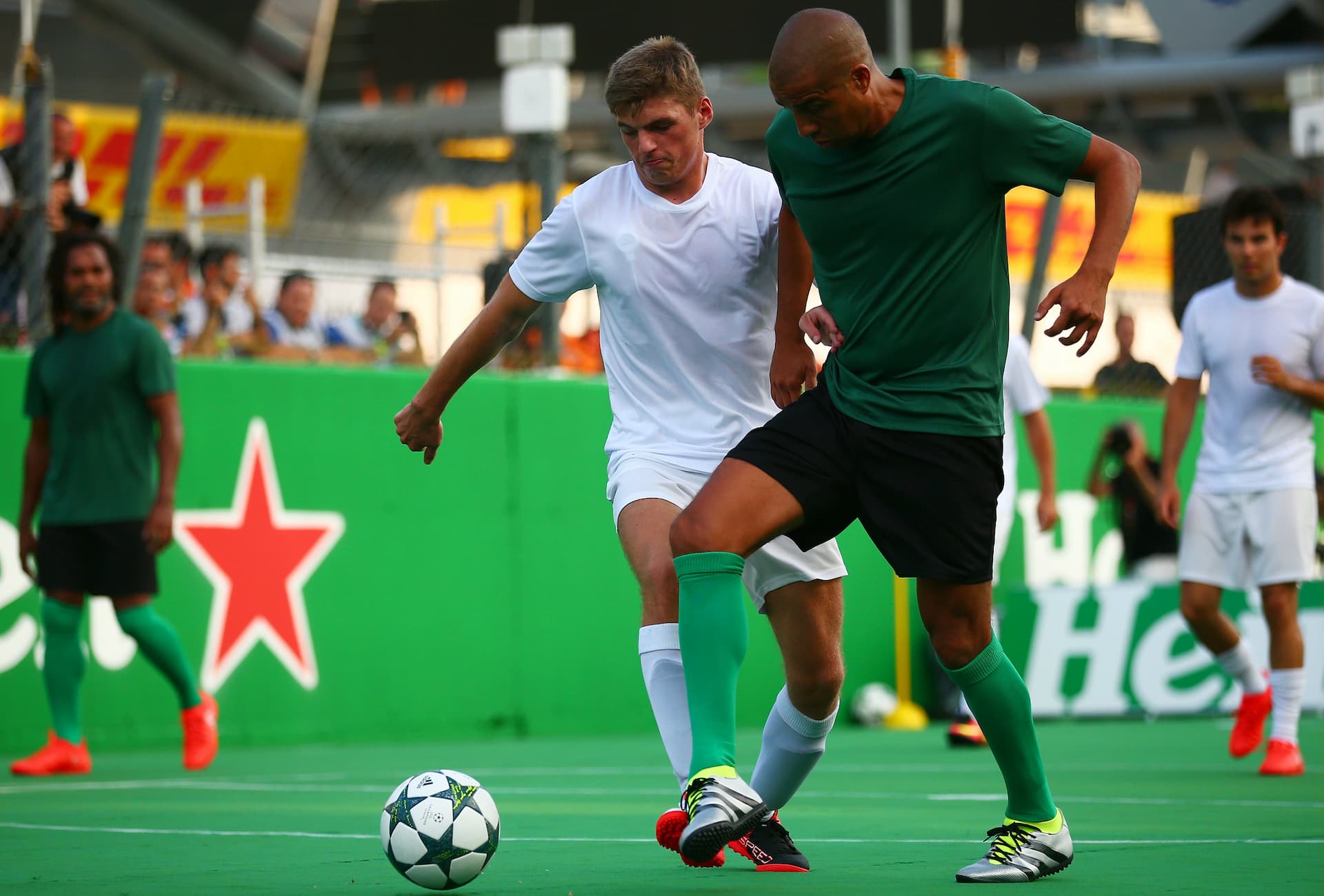 Dlaczego kierowcy wyścigowi myślą inaczej niż inni sportowcy? Rozmowa z dr Riccardo Ceccarellim z Formula Medicine, Parcfer.me