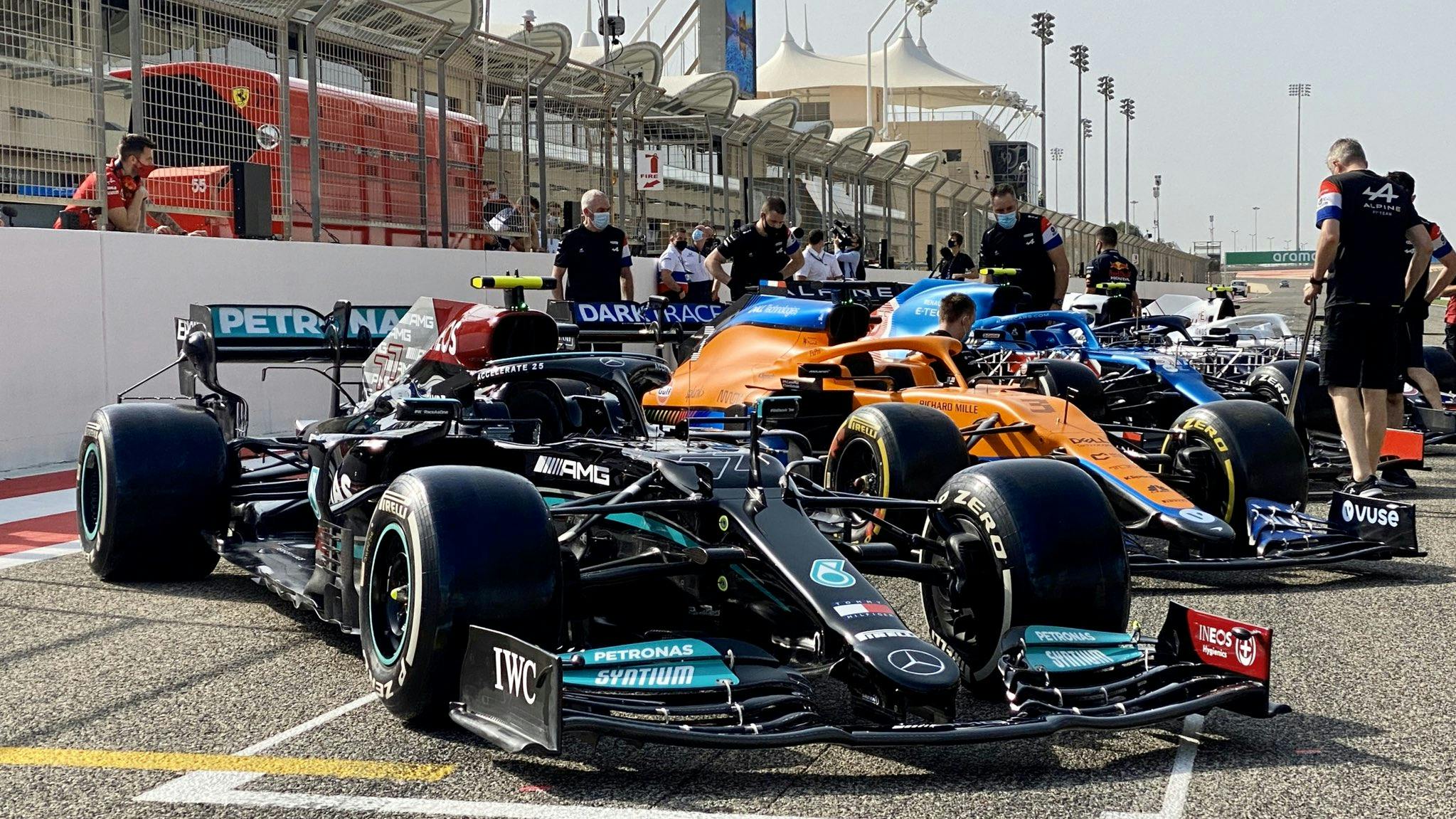 Mercedes rozpoczął testy w Bahrajnie z problemami