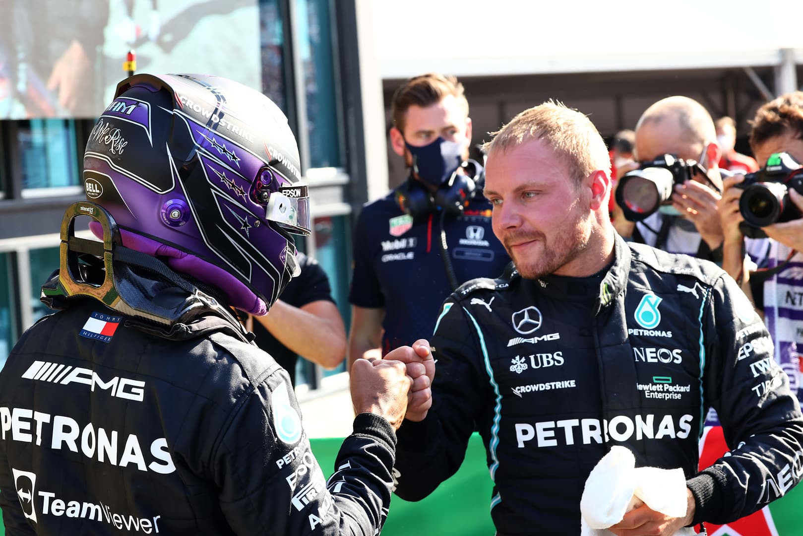 Mercedes wytłumaczył użycie poleceń przeciwko Bottasowi