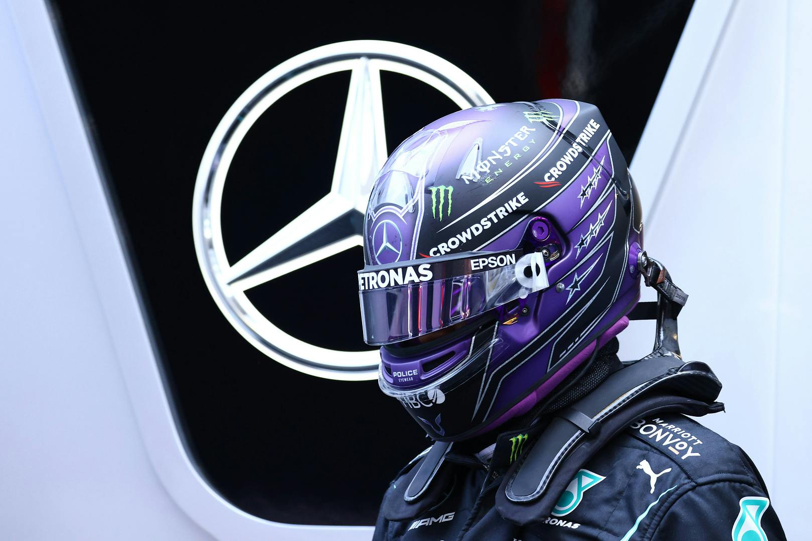 Mercedes zarzuca Red Bullowi próby zszargania dobrego imienia Hamiltona