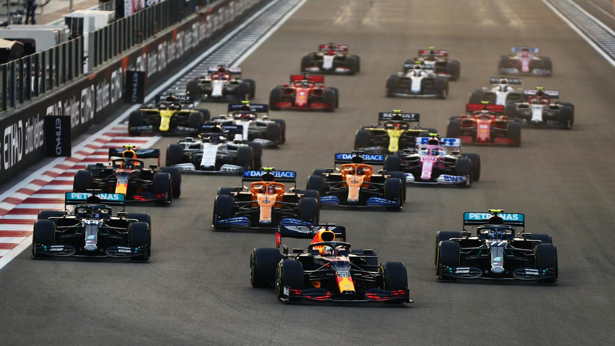 F1 zatwierdziła sprinty kwalifikacyjne. Jak będzie wyglądał weekend?