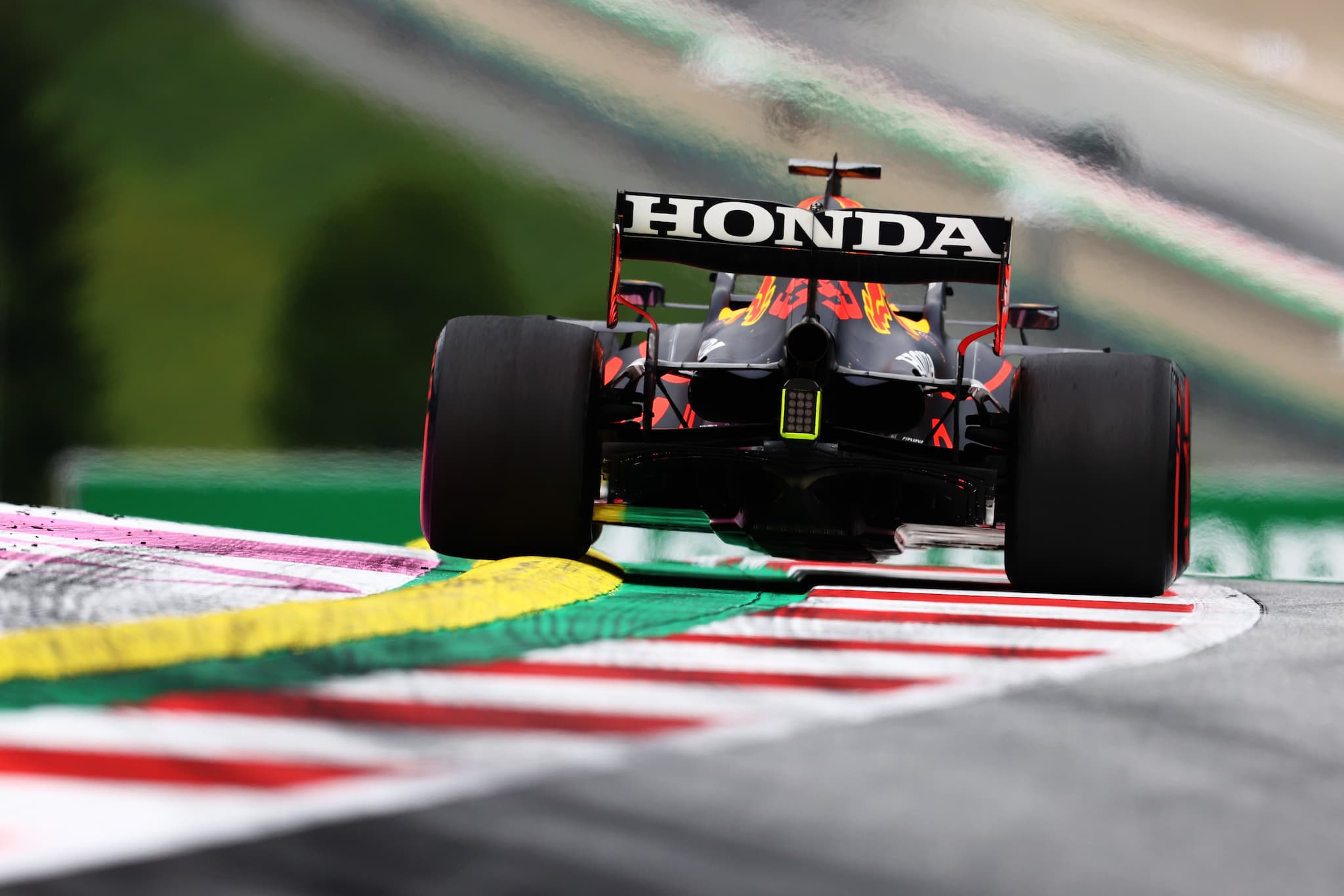 Red Bull domaga się dużych zmian w projekcie nowego silnika