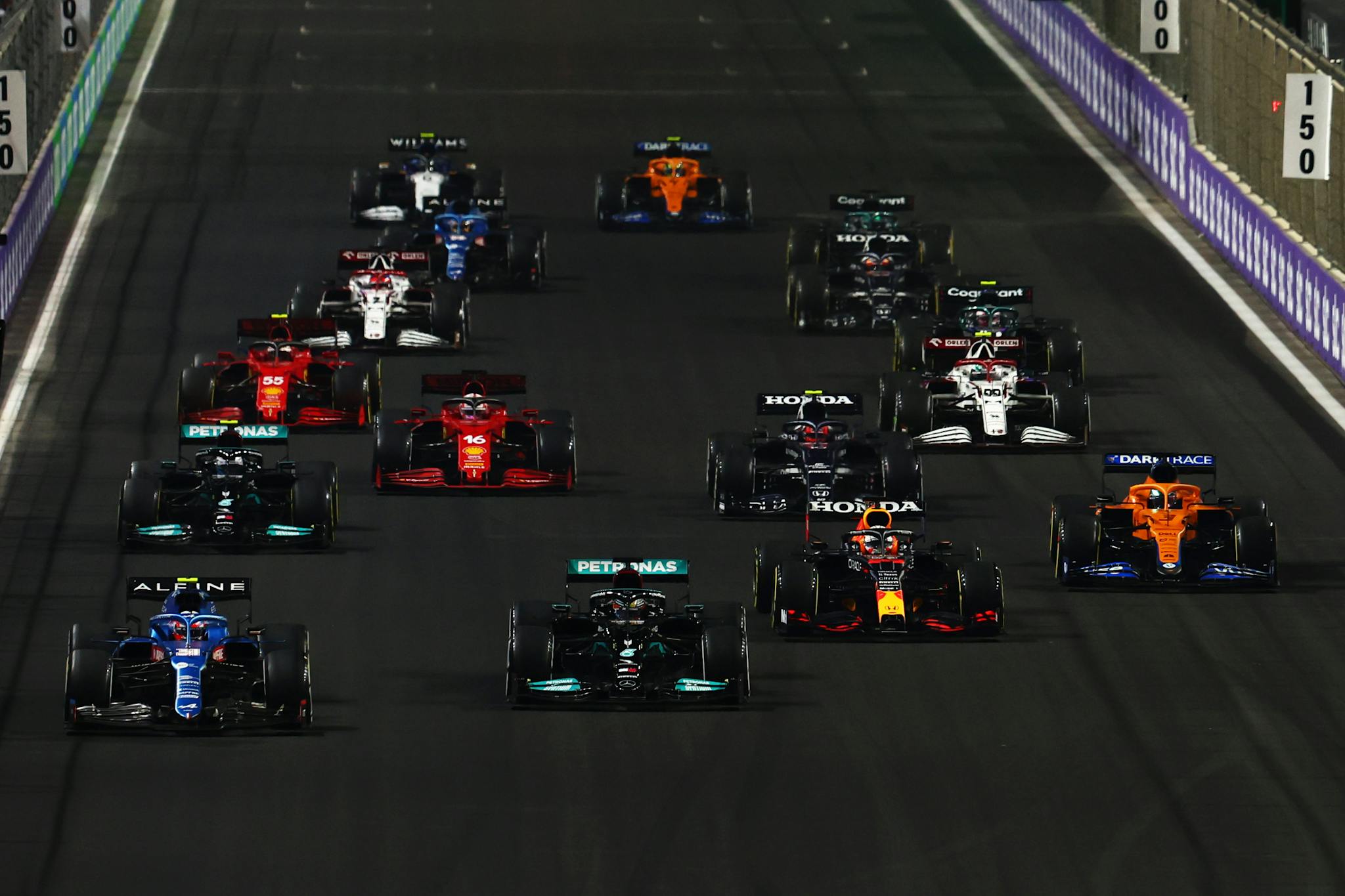 FIA zmieniła zasadę opon z Q2 i sposób kończenia neutralizacji