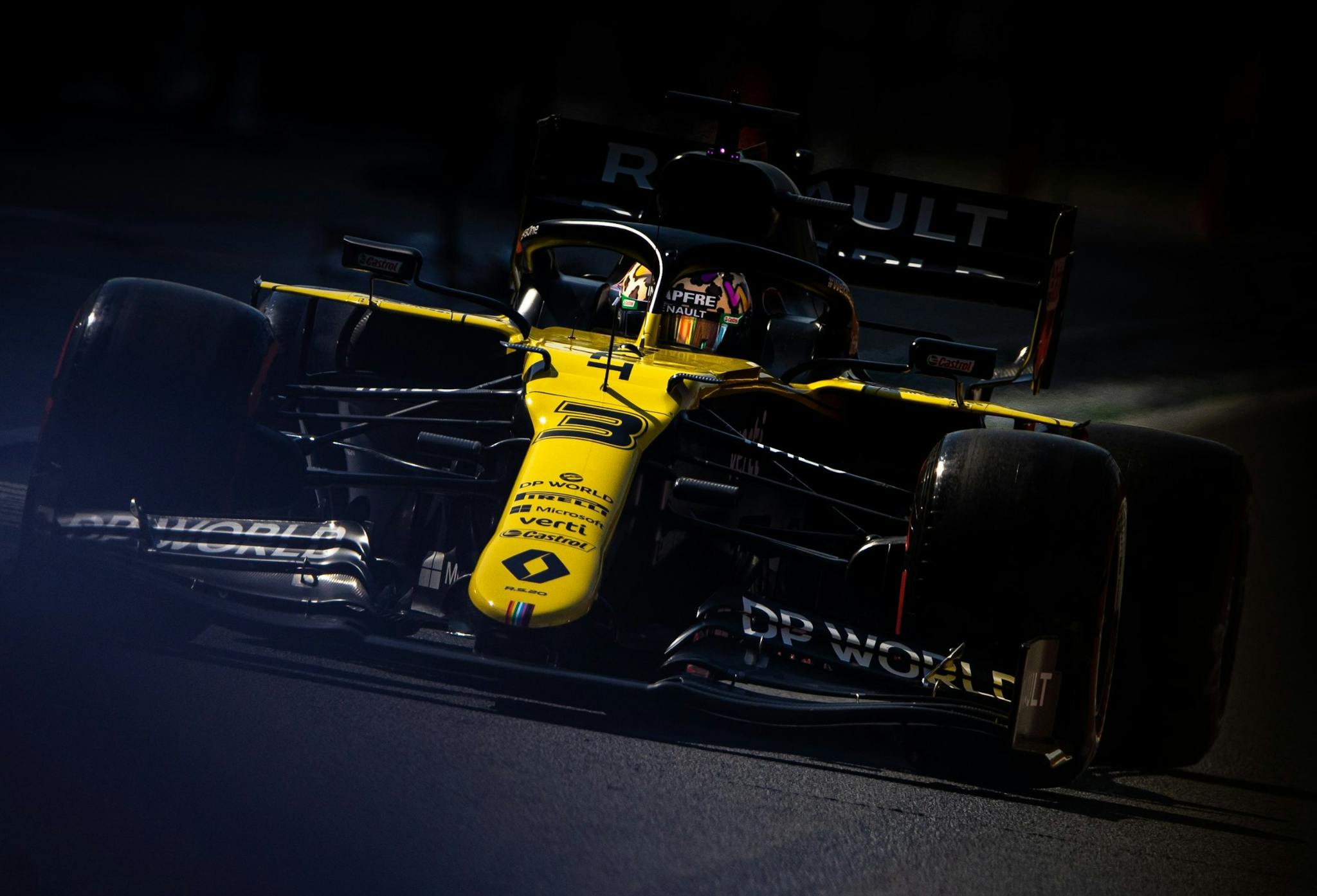 Ricciardo: Uśmiecham się, ale w środku odczuwam ból