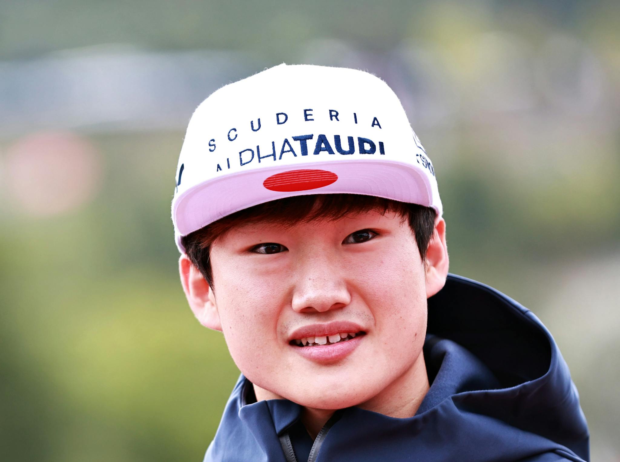 Tsunoda zdziwiony pozostaniem w F1