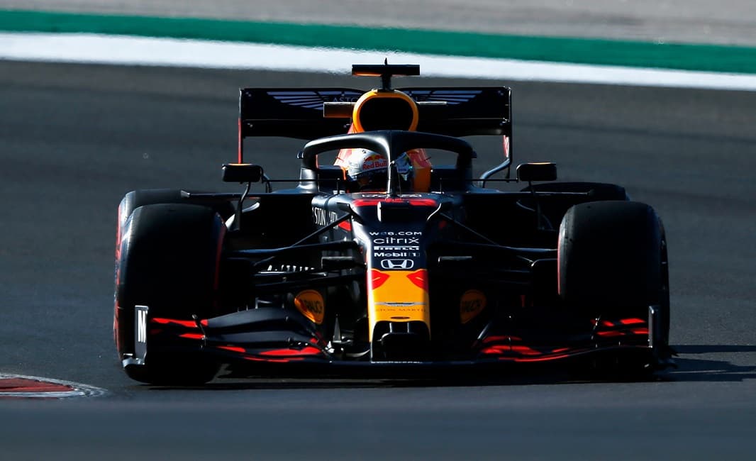 Verstappen nie przejmuje się krytyką po zbluzganiu Strolla